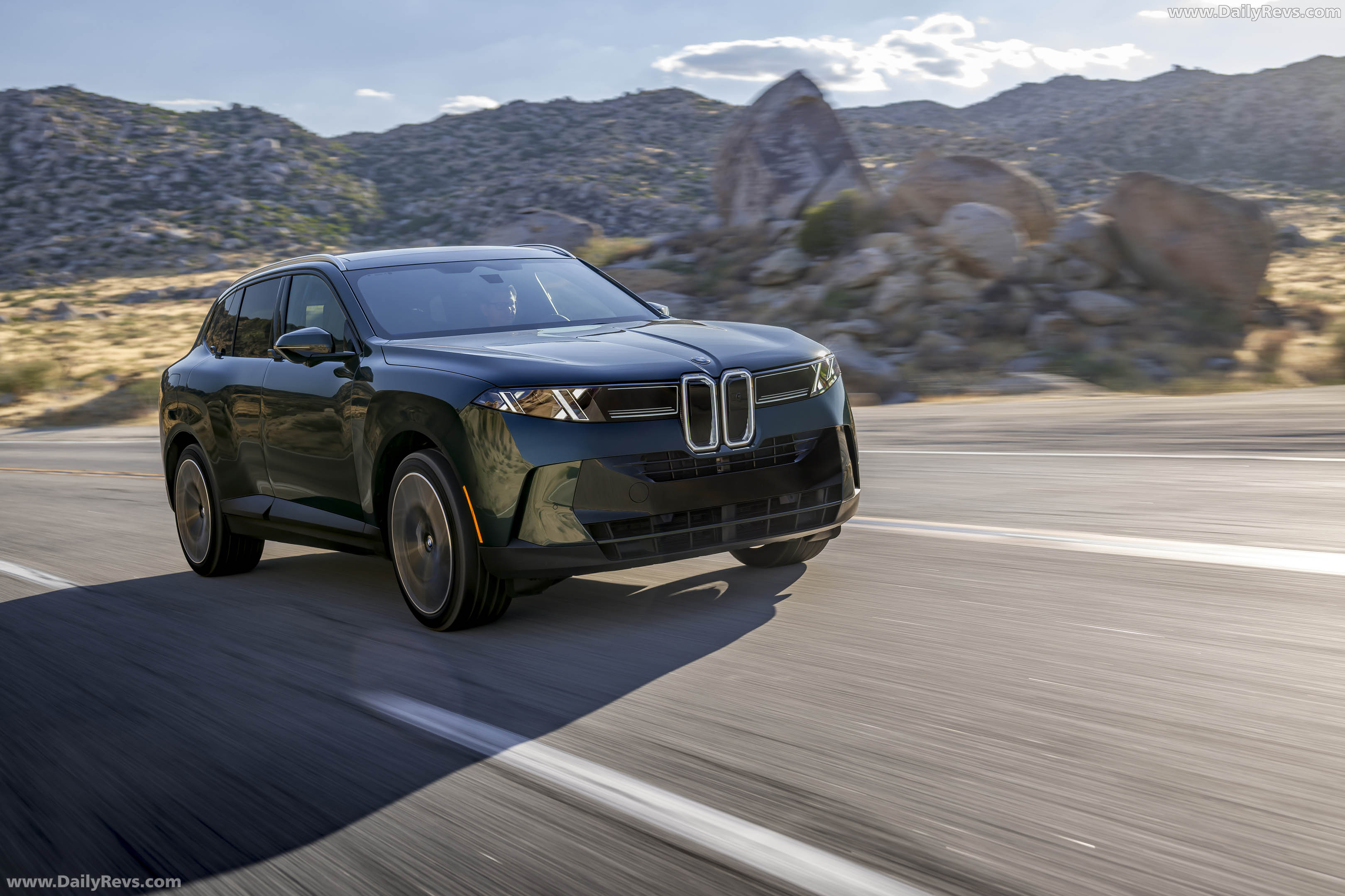 2027 BMW X5 40 xDrive G65 Vancouver Green Front View