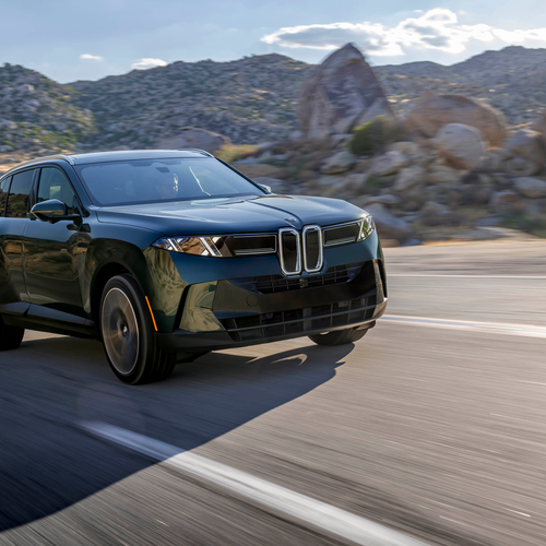 2027 BMW X5 40 xDrive G65 Vancouver Green Front View