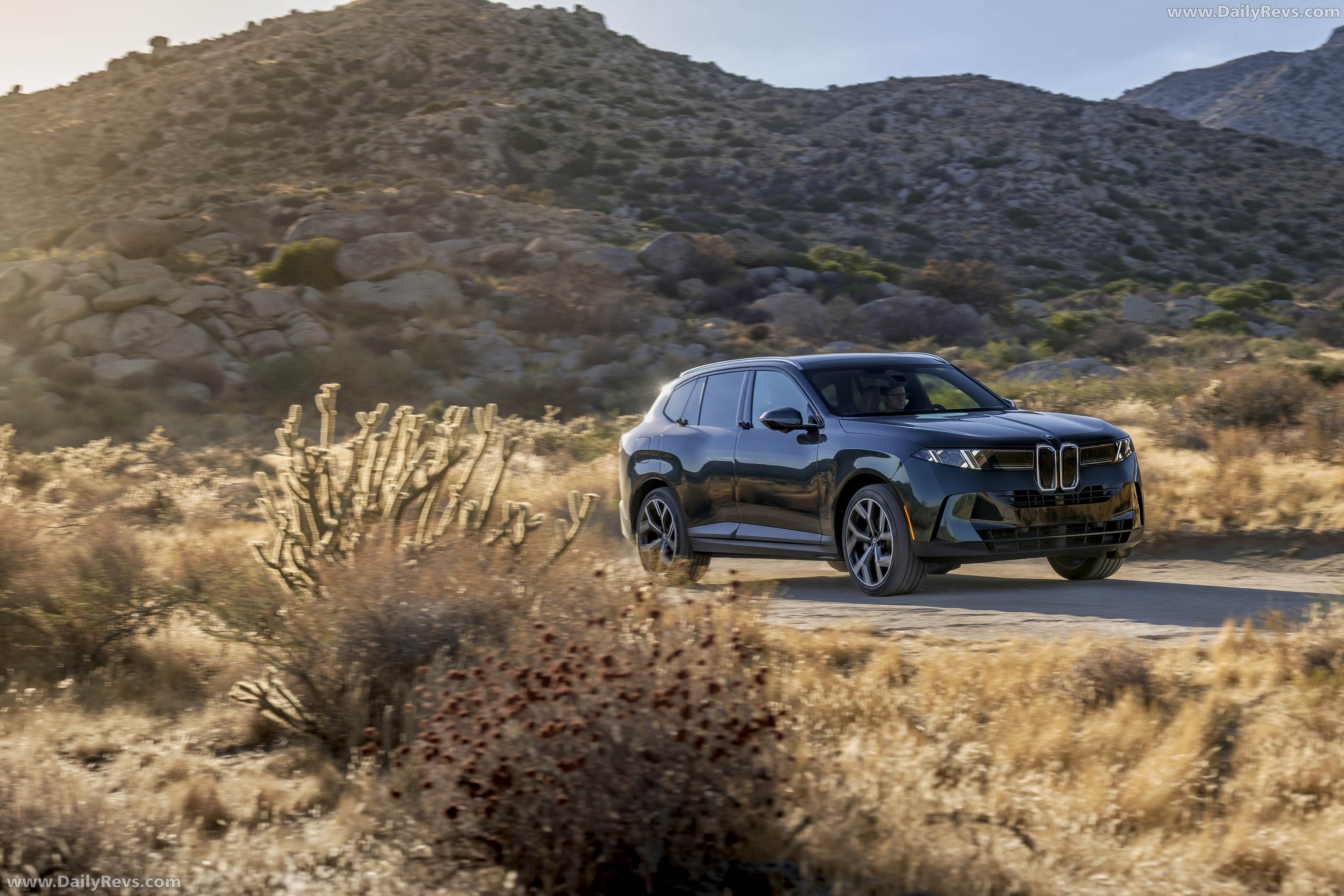 2027 BMW X5 40 xDrive G65 Vancouver Green Front View