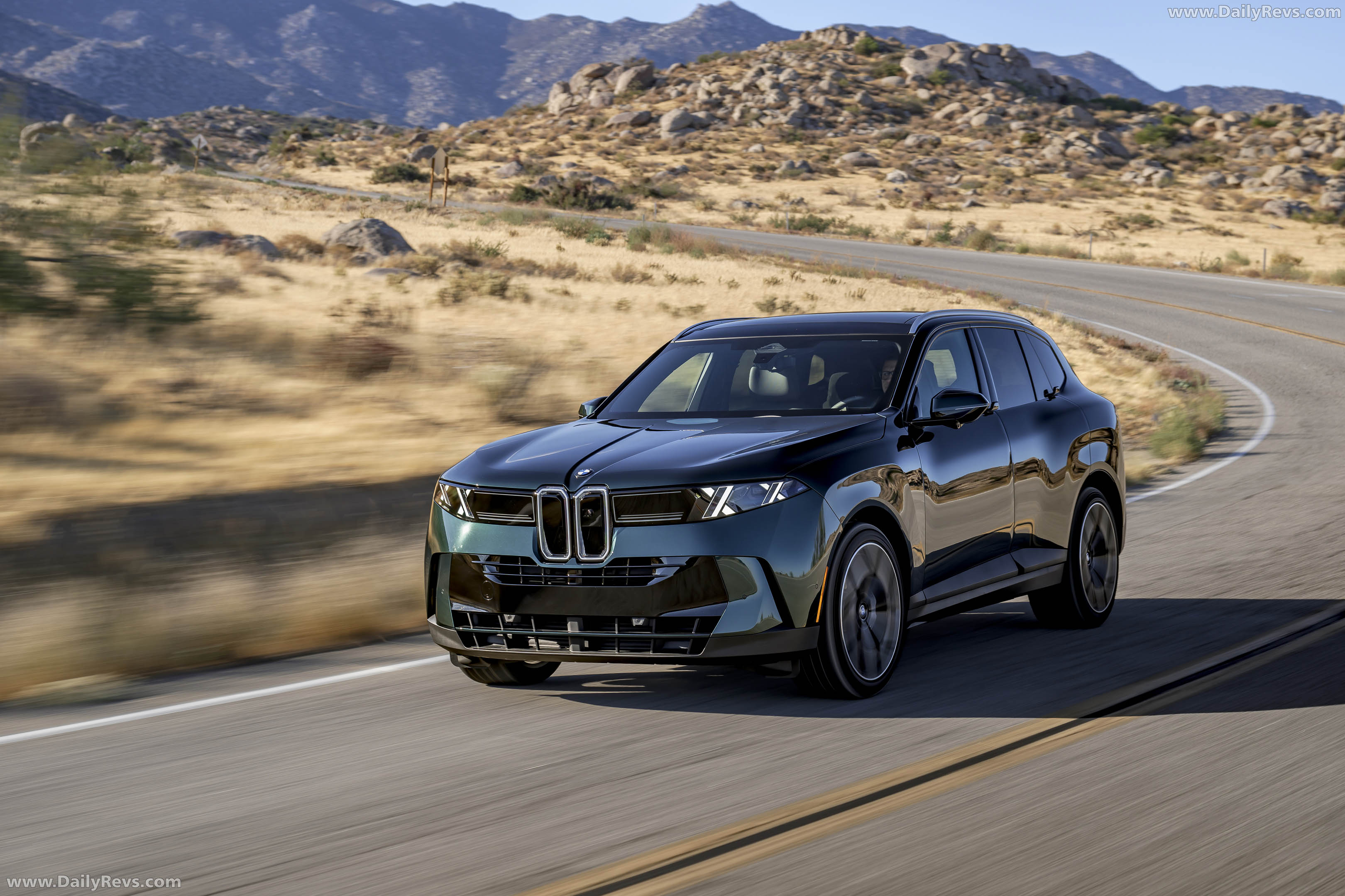 2027 BMW X5 40 xDrive G65 Vancouver Green Front View
