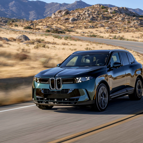 2027 BMW X5 40 xDrive G65 Vancouver Green Front View
