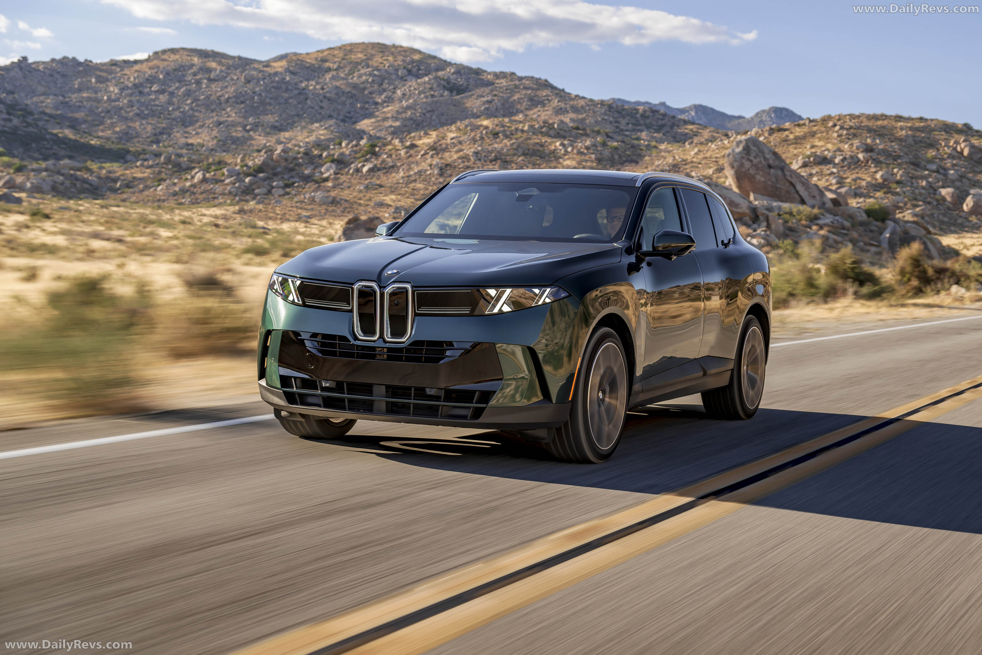 2027 BMW X5 40 xDrive G65 Vancouver Green Front View