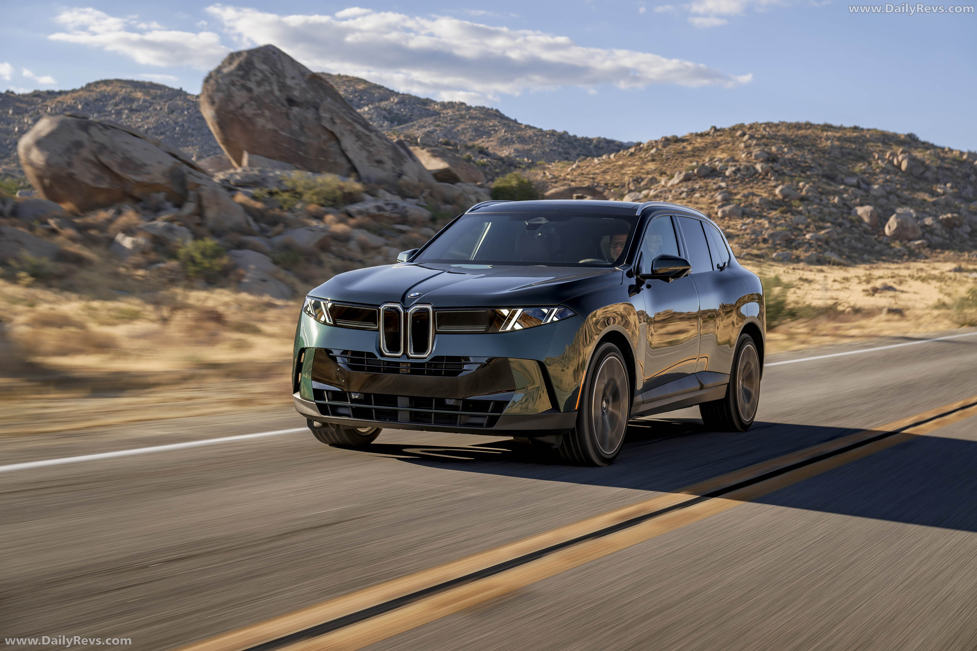 2027 BMW X5 40 xDrive G65 Vancouver Green Front View