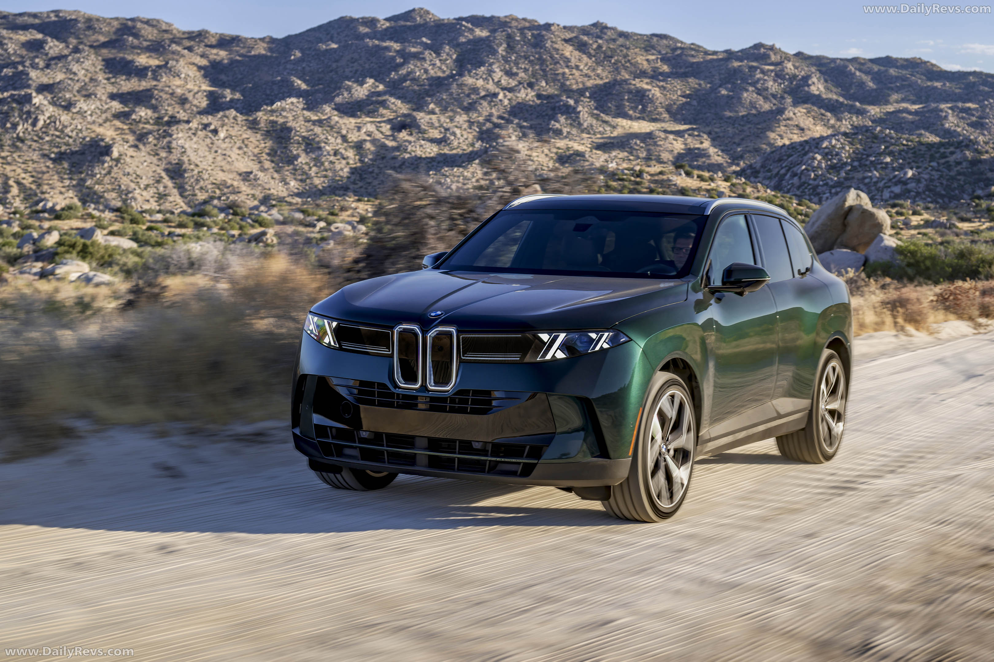 2027 BMW X5 40 xDrive G65 Vancouver Green Front View