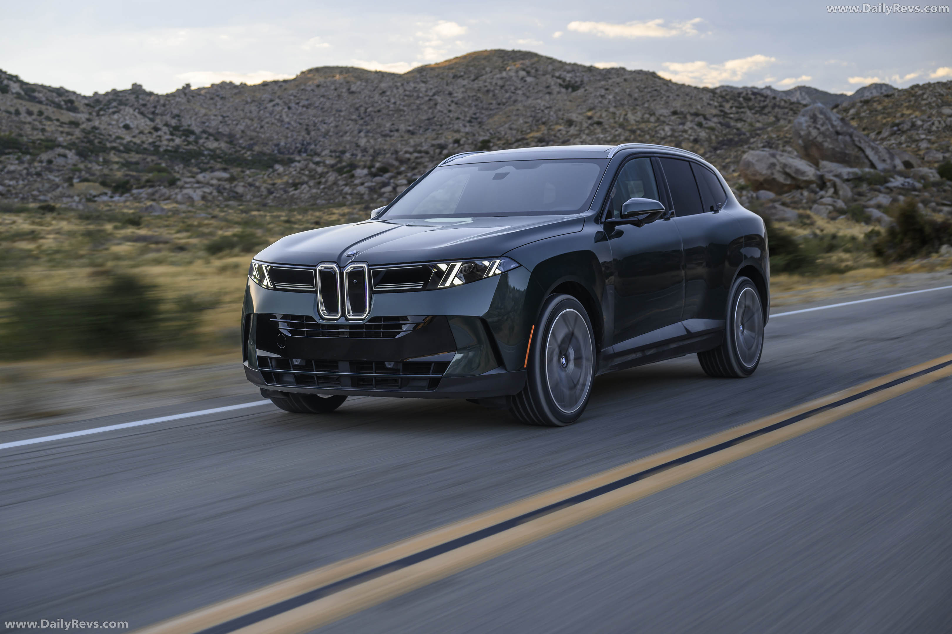 2027 BMW X5 40 xDrive G65 Vancouver Green Front View