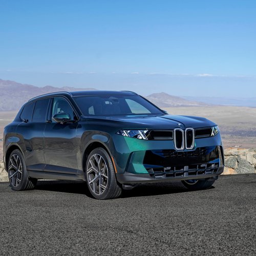 2027 BMW X5 40 xDrive G65 Vancouver Green Front View