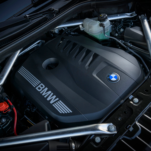 2027 BMW X5 40 xDrive G65 Vancouver Green Engine