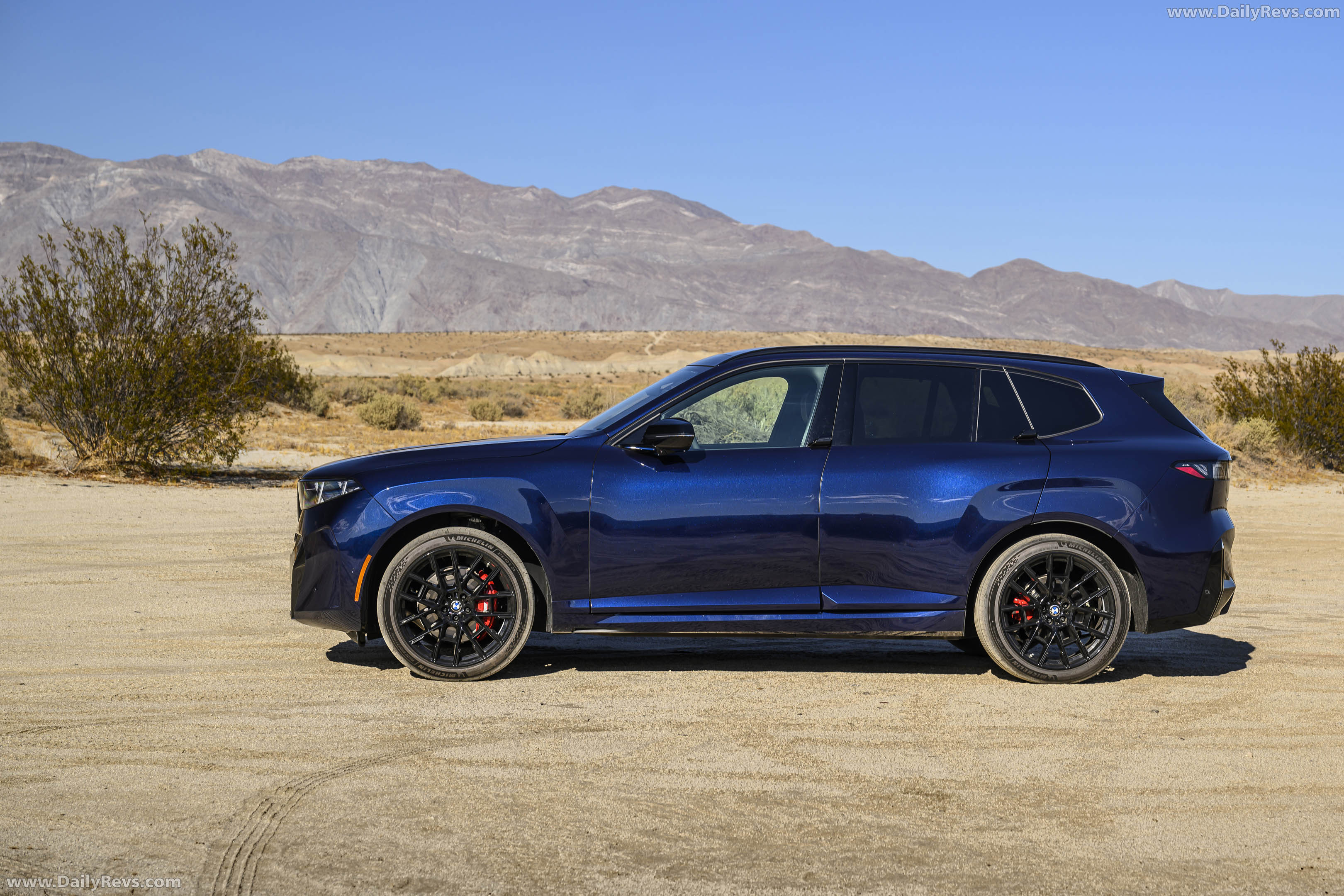 2027 BMW X5 40 xDrive M Sport Package Pro G65 Side View