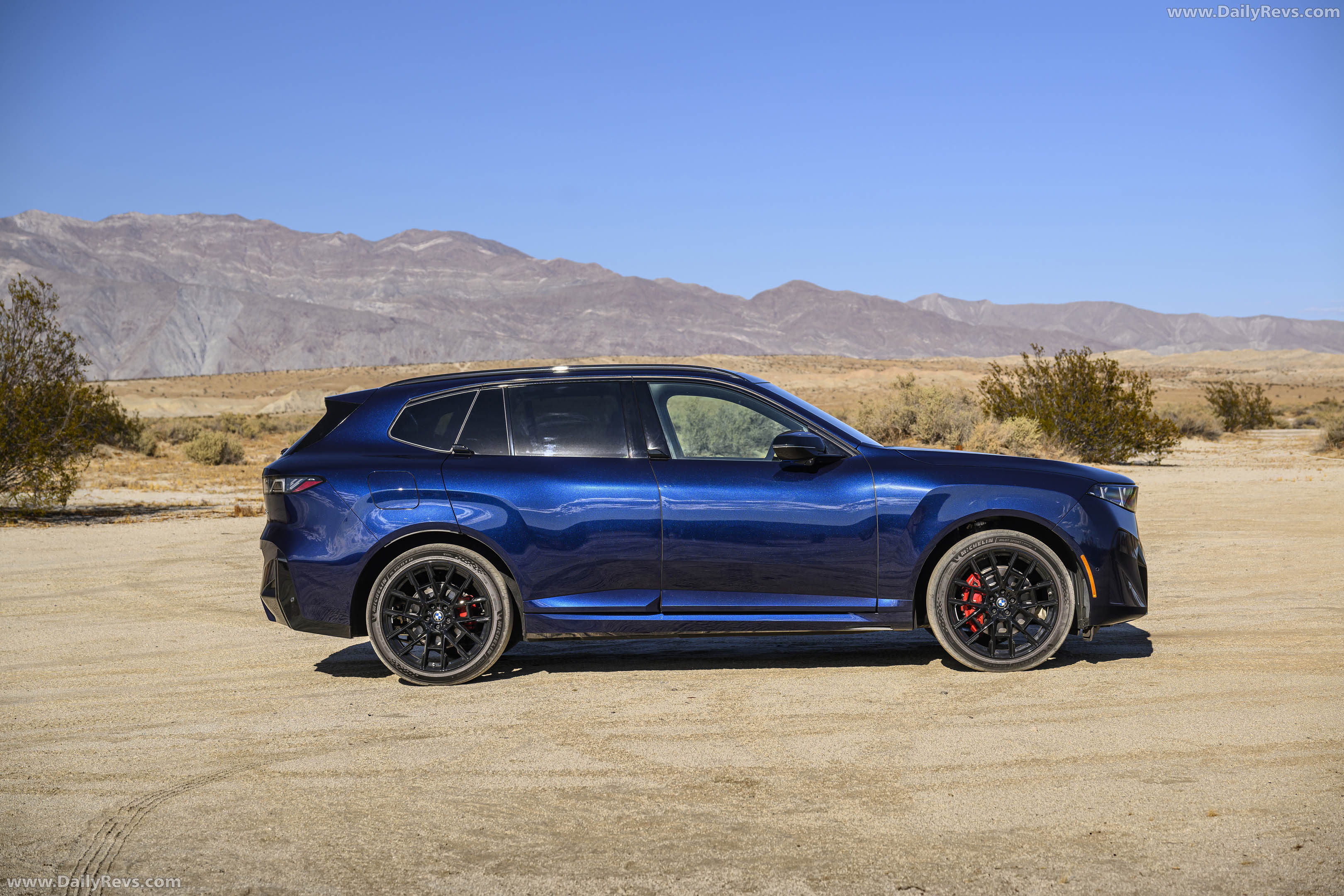 2027 BMW X5 40 xDrive M Sport Package Pro G65 Side View