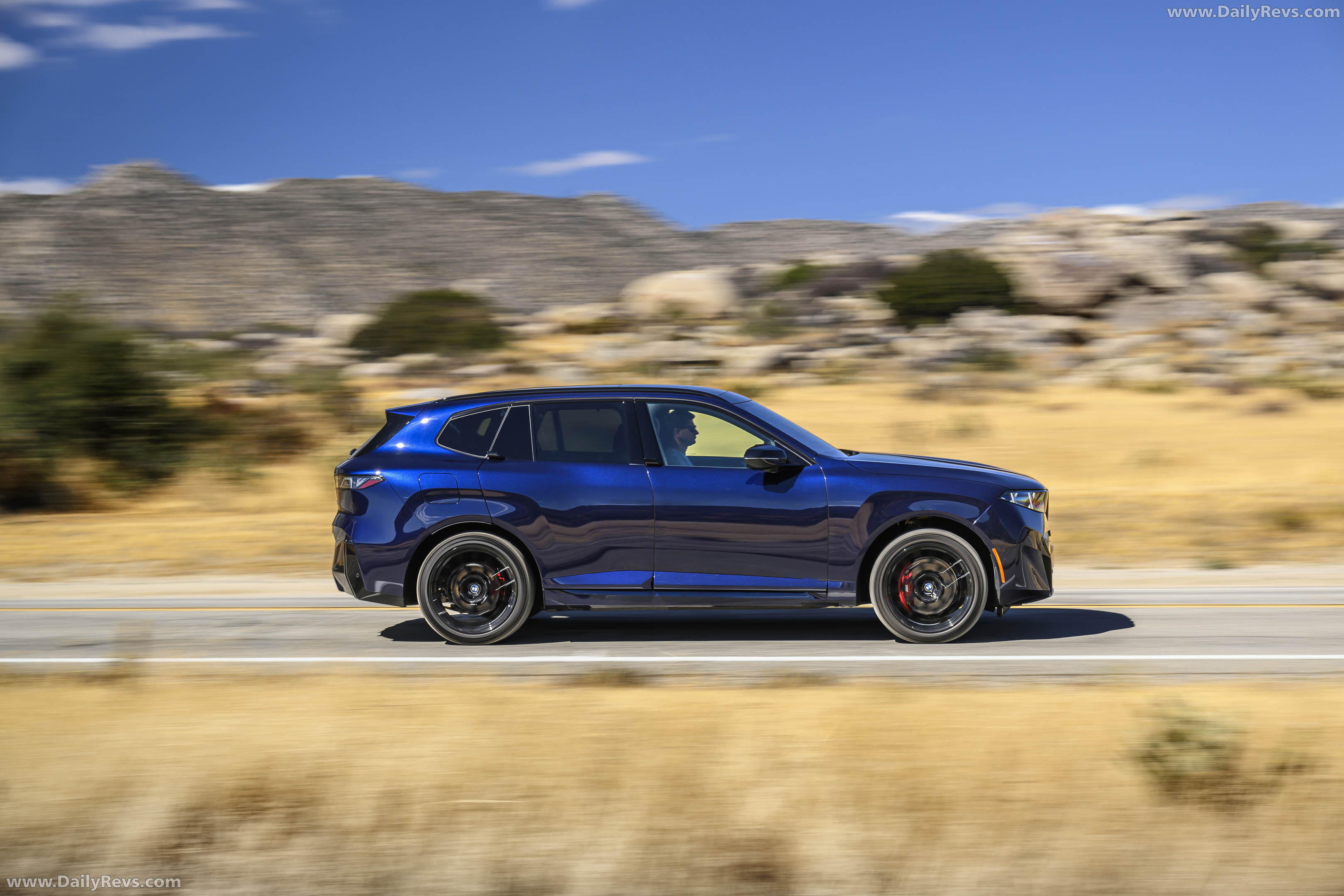 2027 BMW X5 40 xDrive M Sport Package Pro G65 Side View