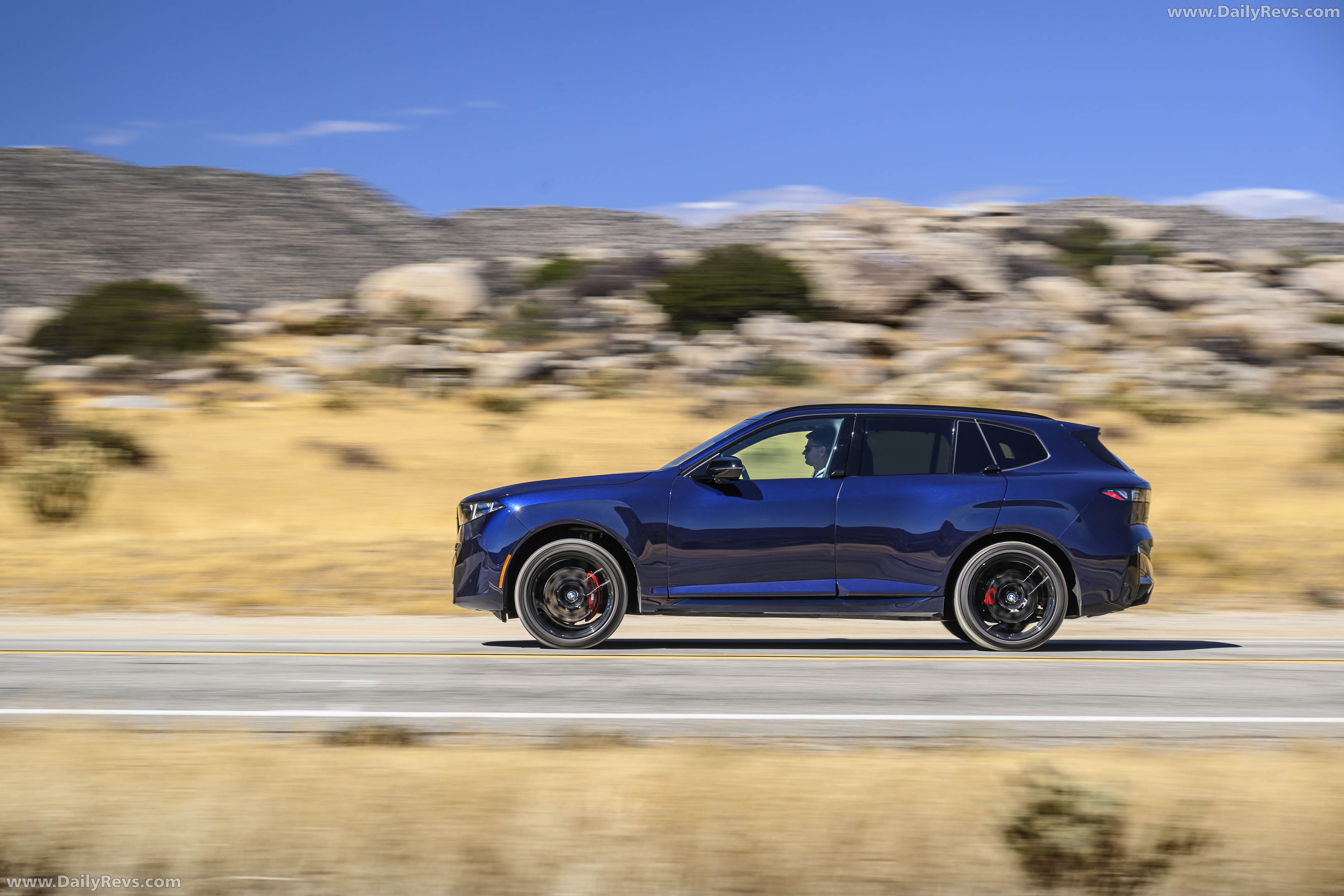 2027 BMW X5 40 xDrive M Sport Package Pro G65 Side View