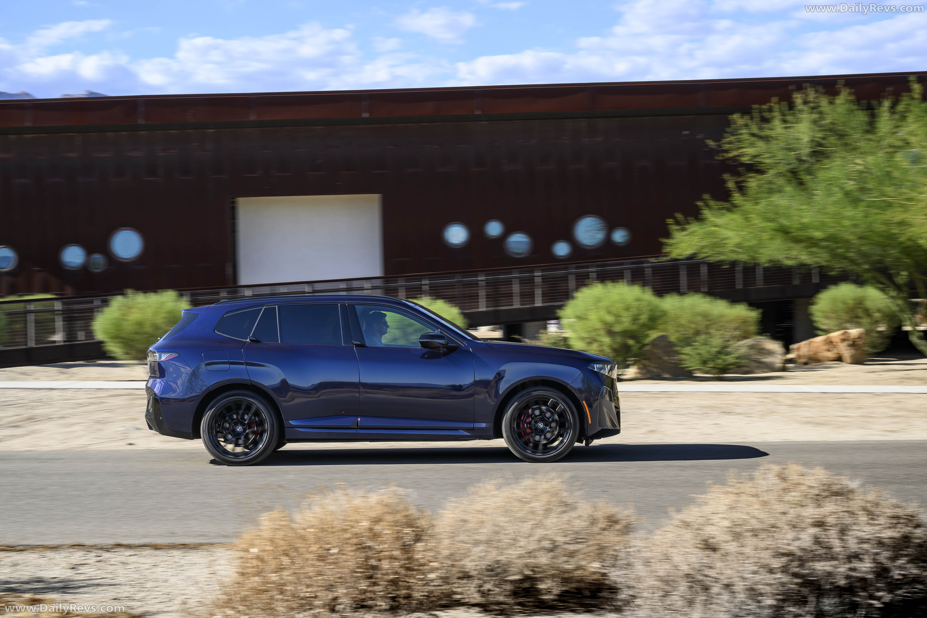 2027 BMW X5 40 xDrive M Sport Package Pro G65 Side View