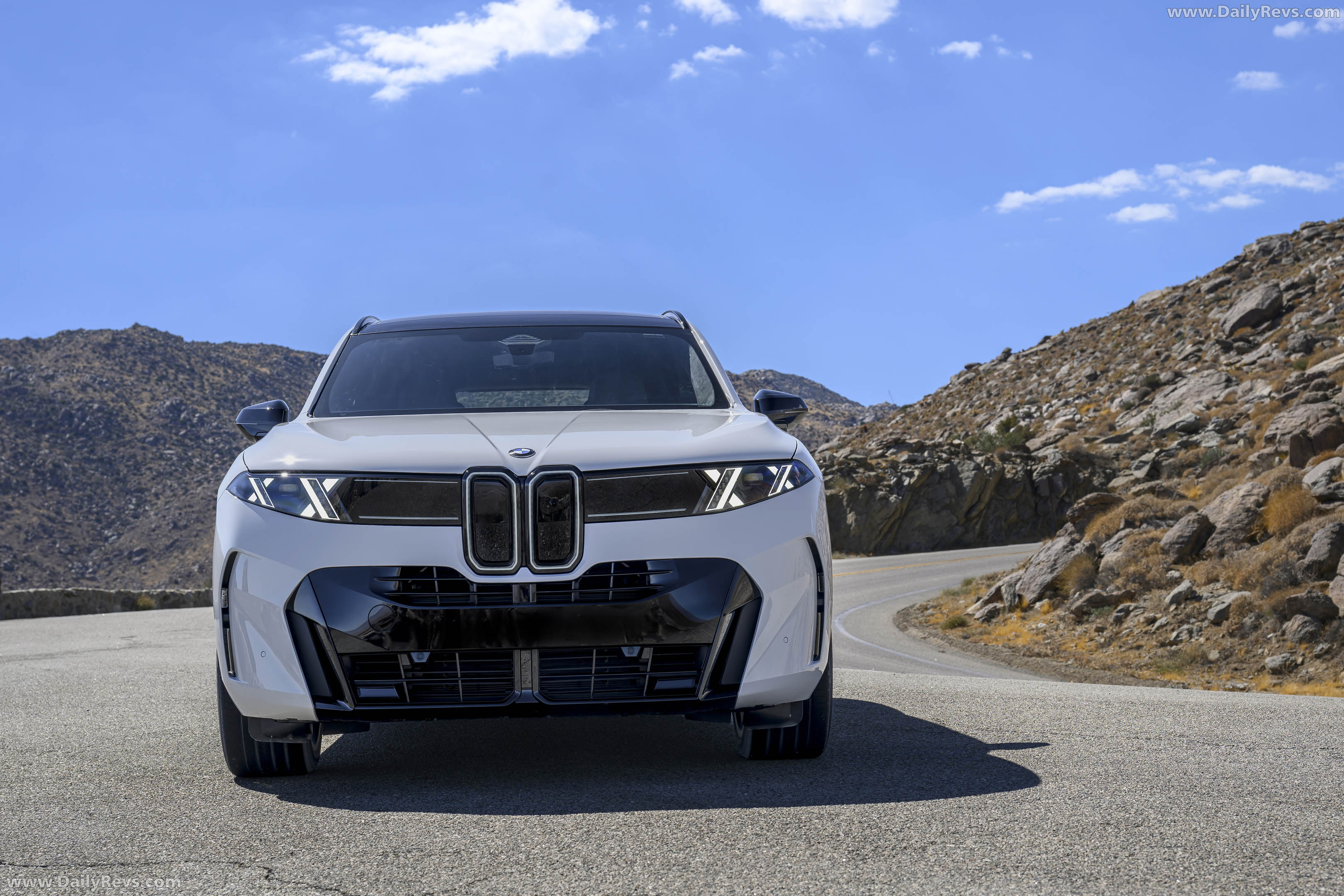 2027 BMW X5 40 xDrive G65 Alpine White Front View
