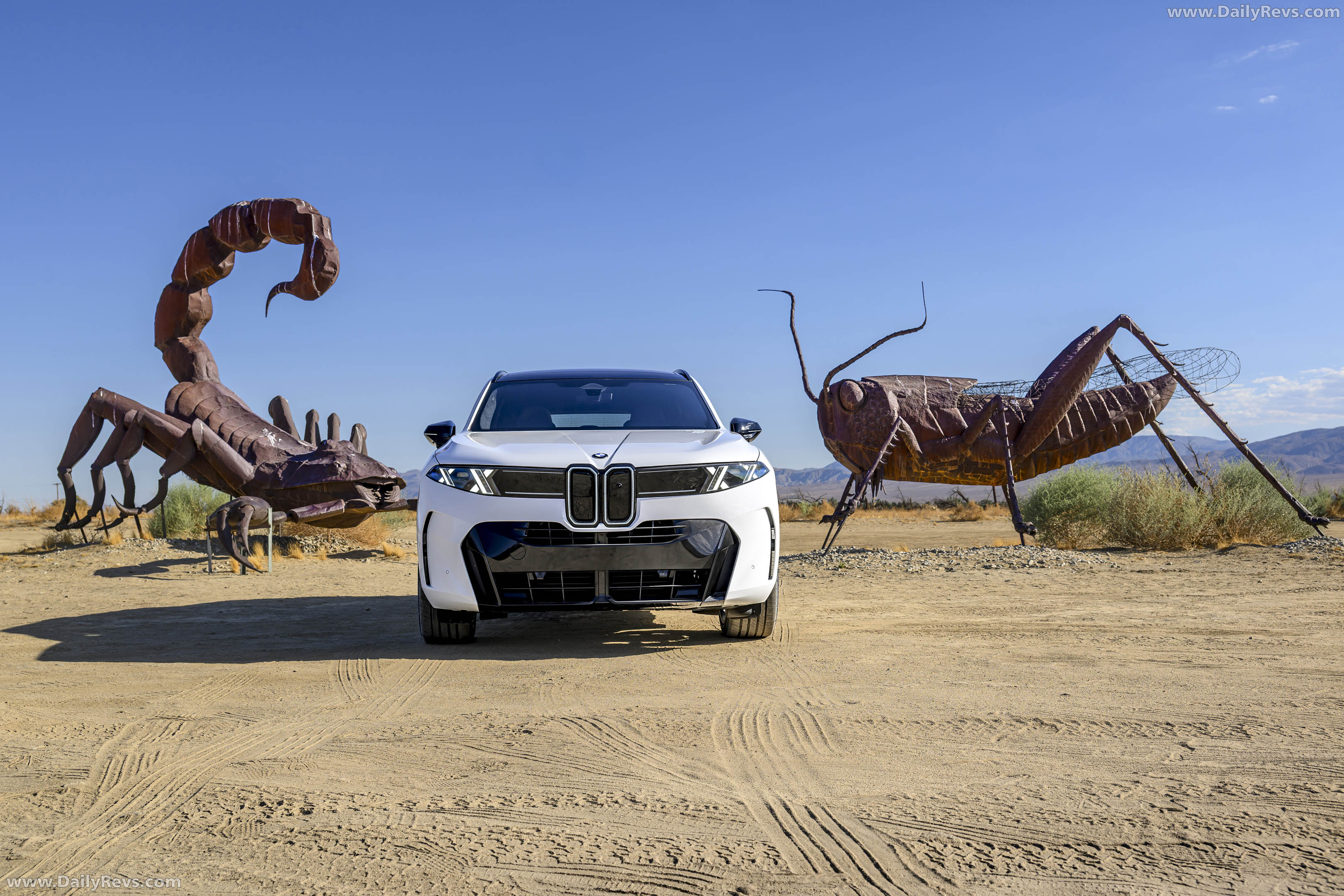 2027 BMW X5 40 xDrive G65 Alpine White Front View