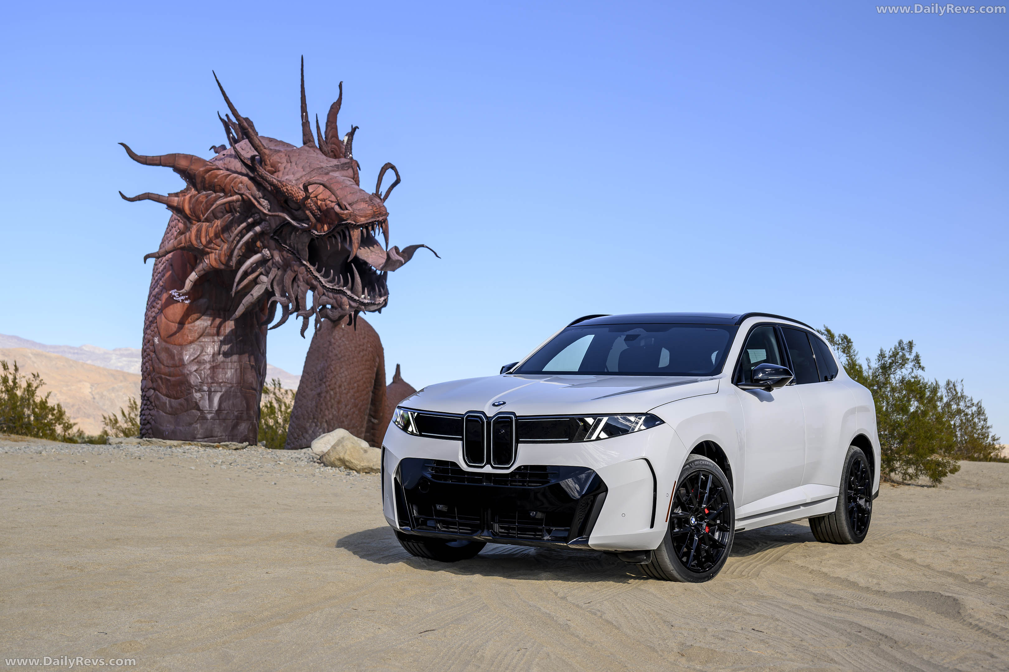 2027 BMW X5 40 xDrive G65 Alpine White Front View