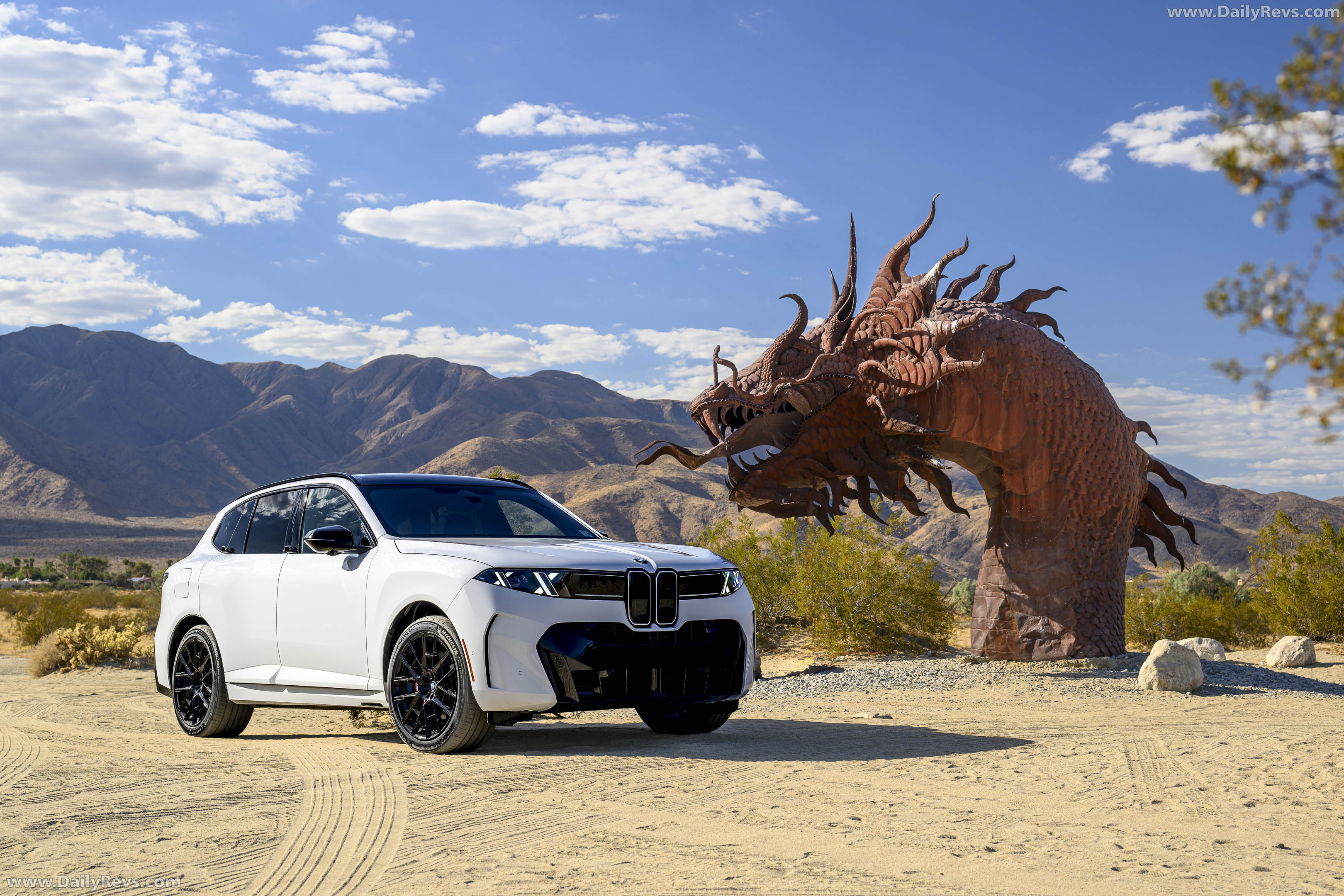 2027 BMW X5 40 xDrive G65 Alpine White Front View