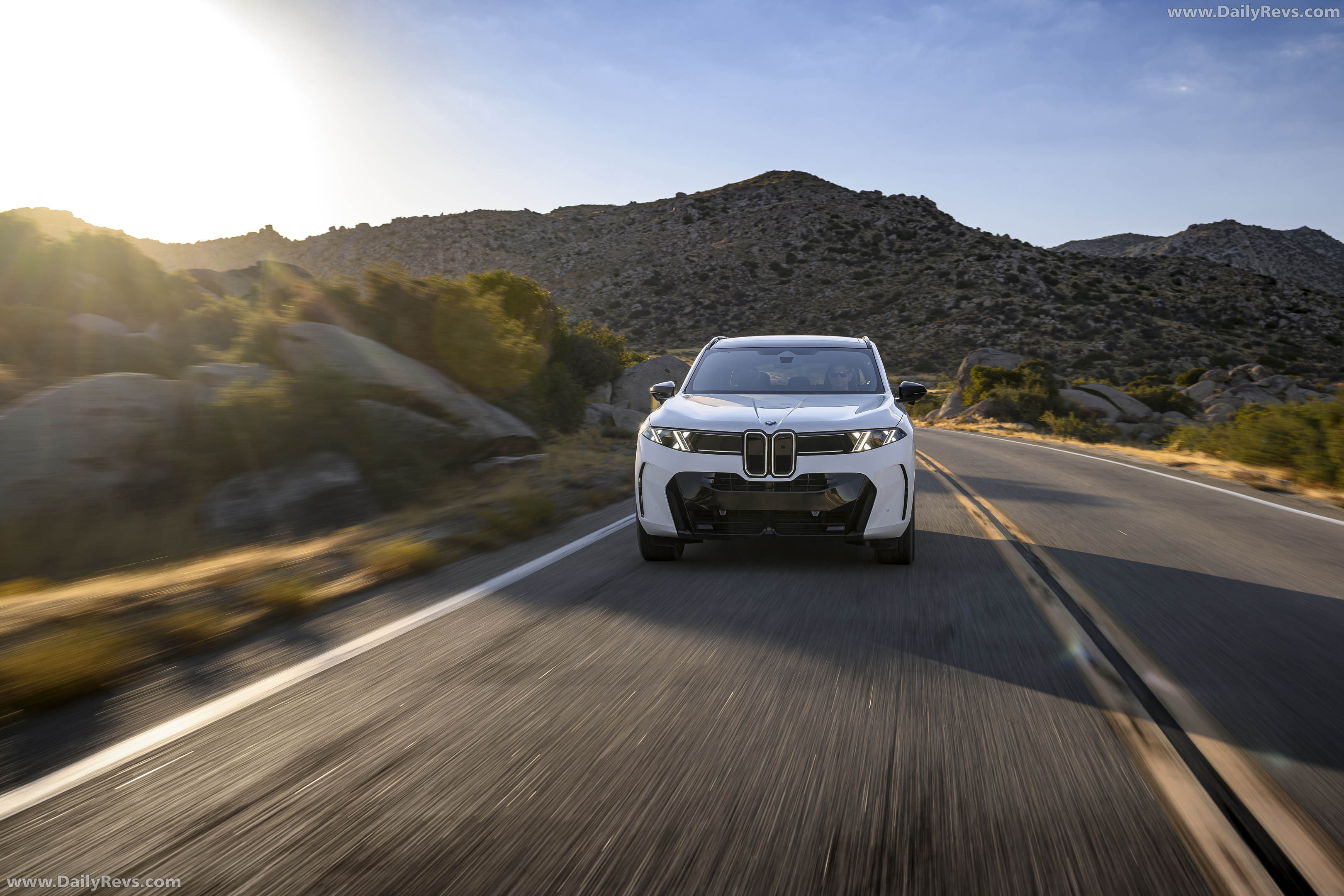 2027 BMW X5 40 xDrive G65 Alpine White Front View