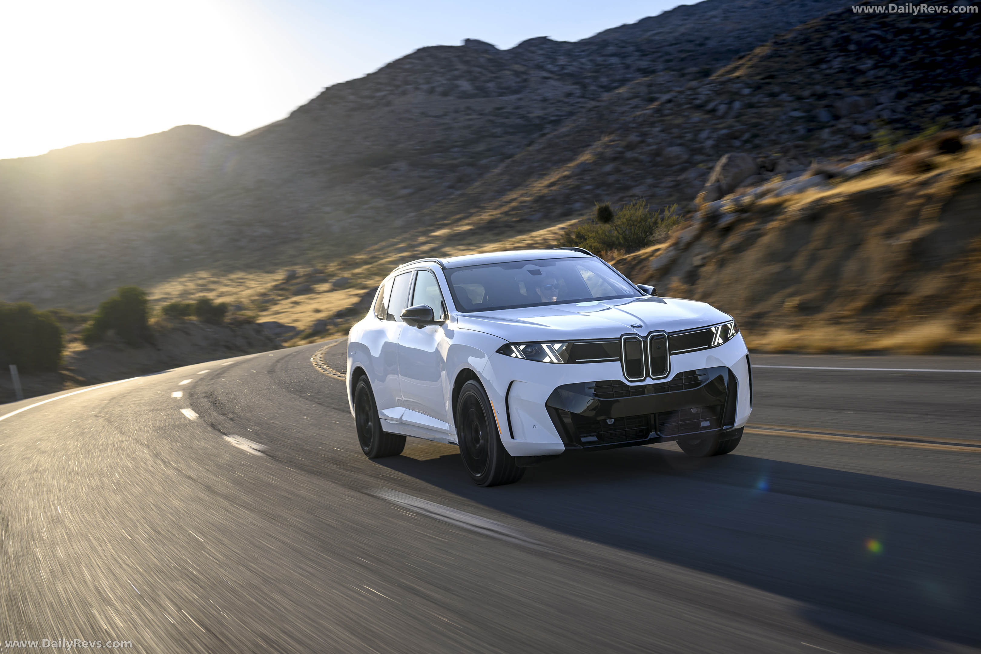 2027 BMW X5 40 xDrive G65 Alpine White Front View