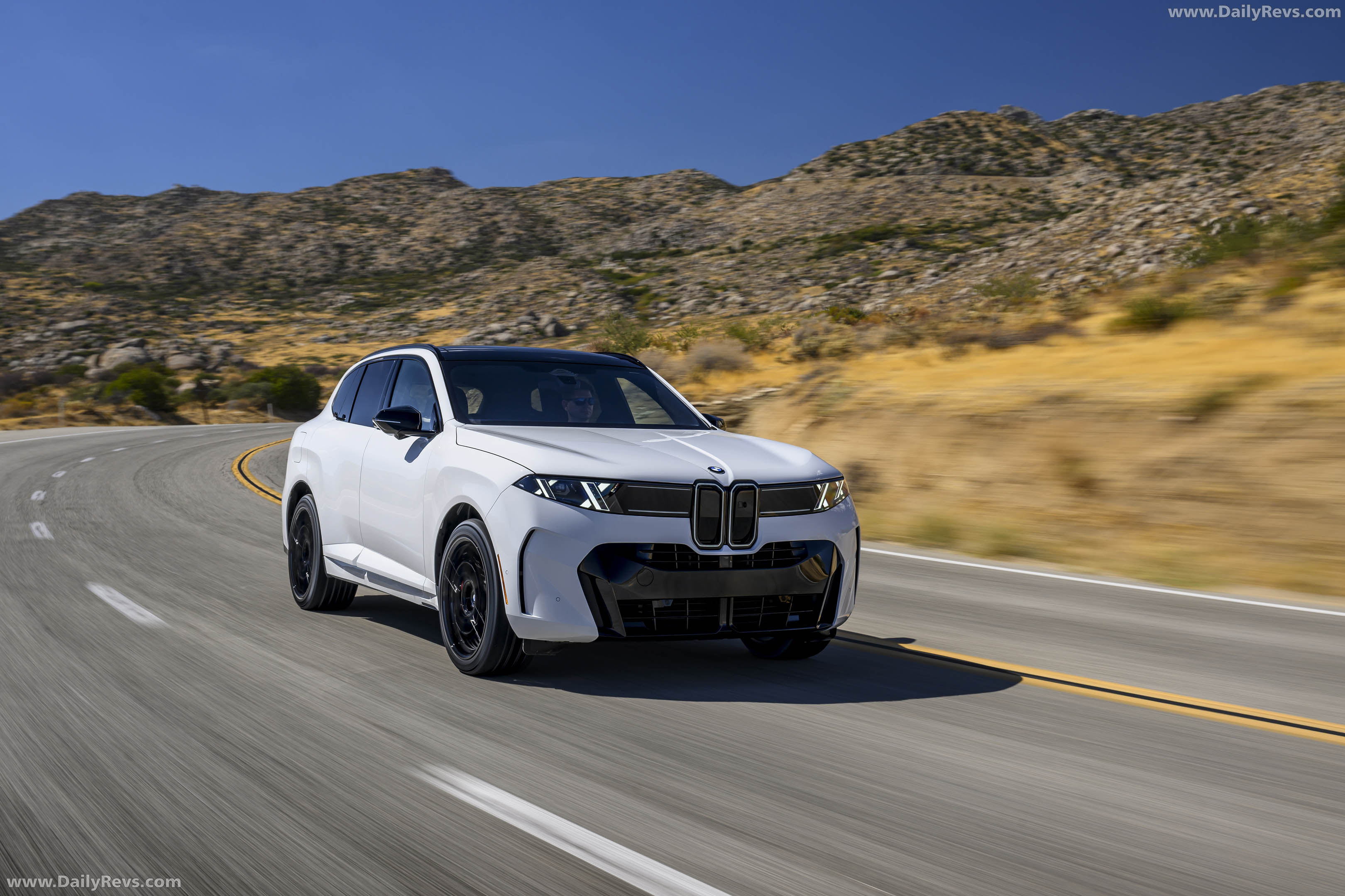 2027 BMW X5 40 xDrive G65 Alpine White Front View