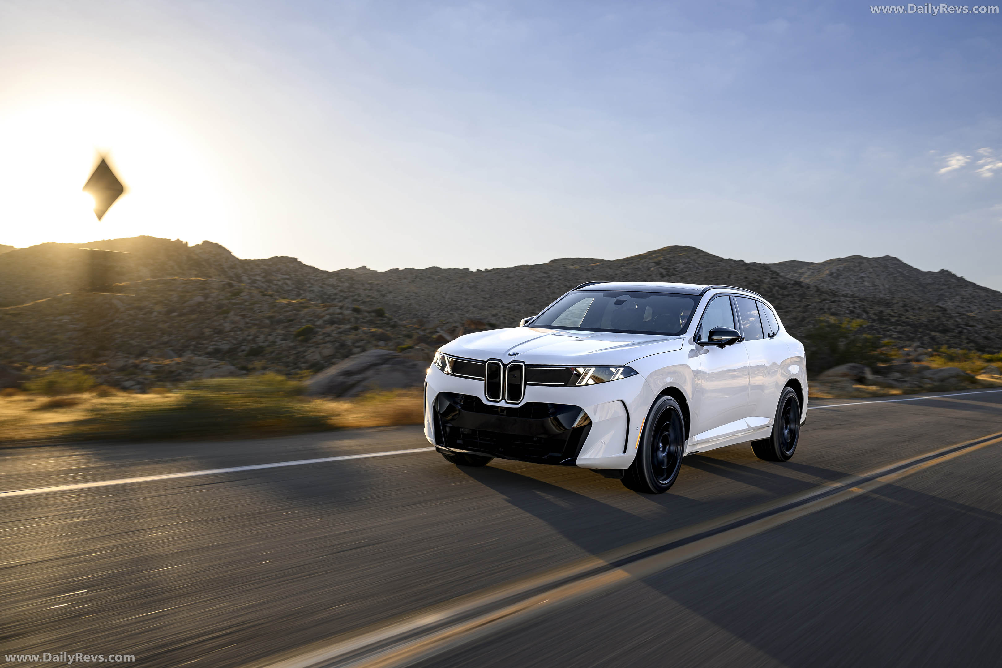 2027 BMW X5 40 xDrive G65 Alpine White Front View