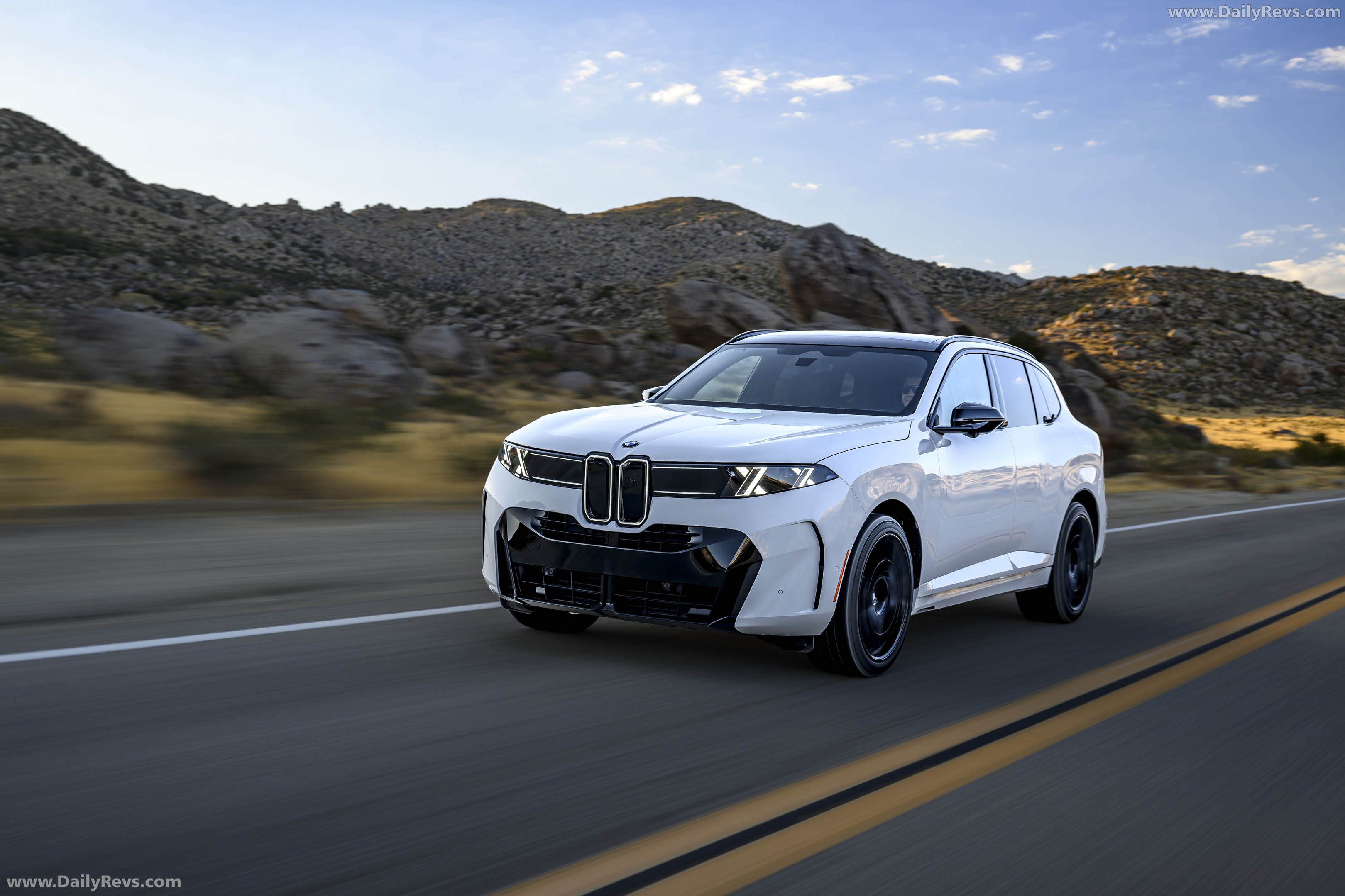 2027 BMW X5 40 xDrive G65 Alpine White Front View