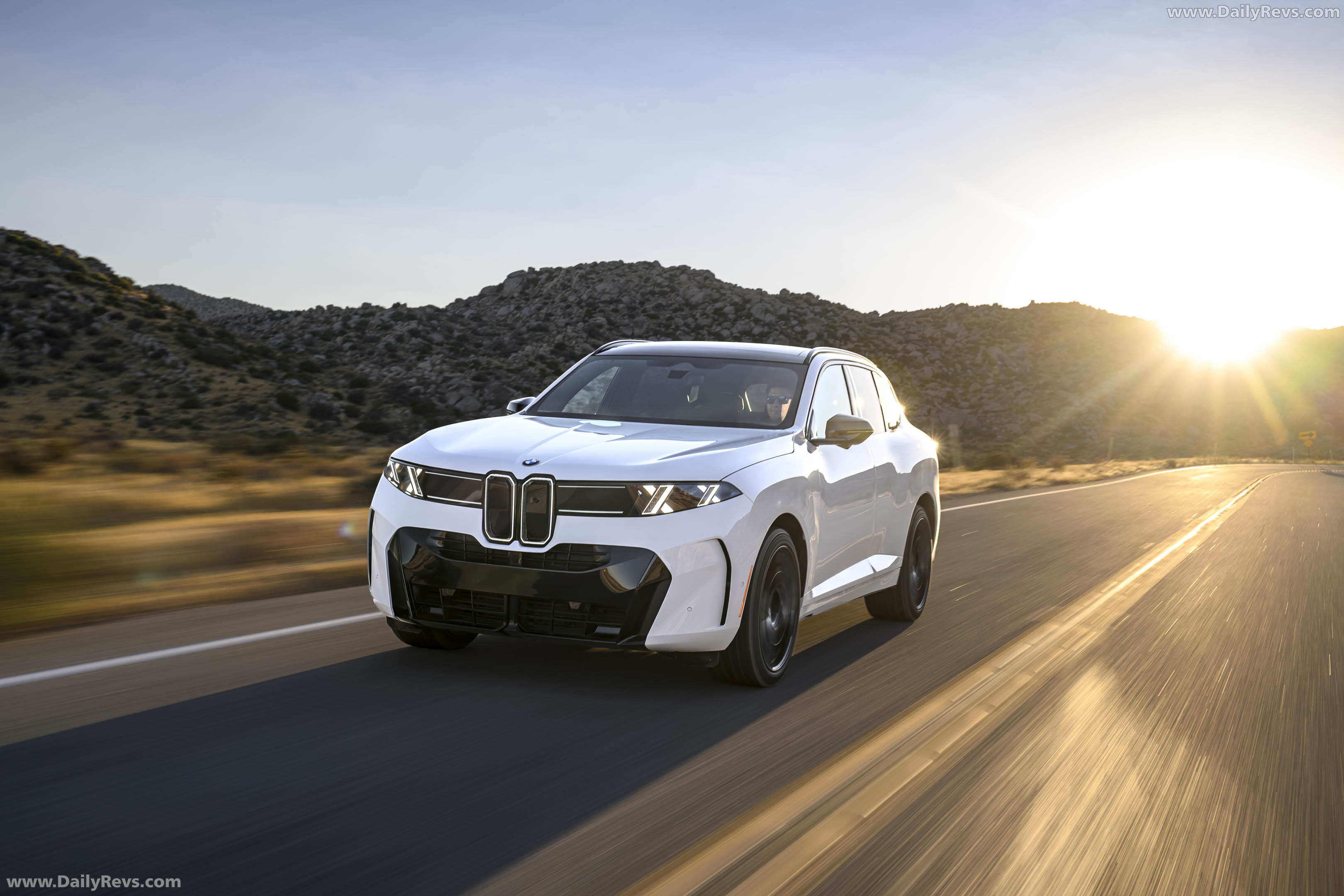 2027 BMW X5 40 xDrive G65 Alpine White Front View