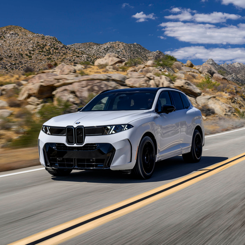 2027 BMW X5 40 xDrive G65 Alpine White Front View