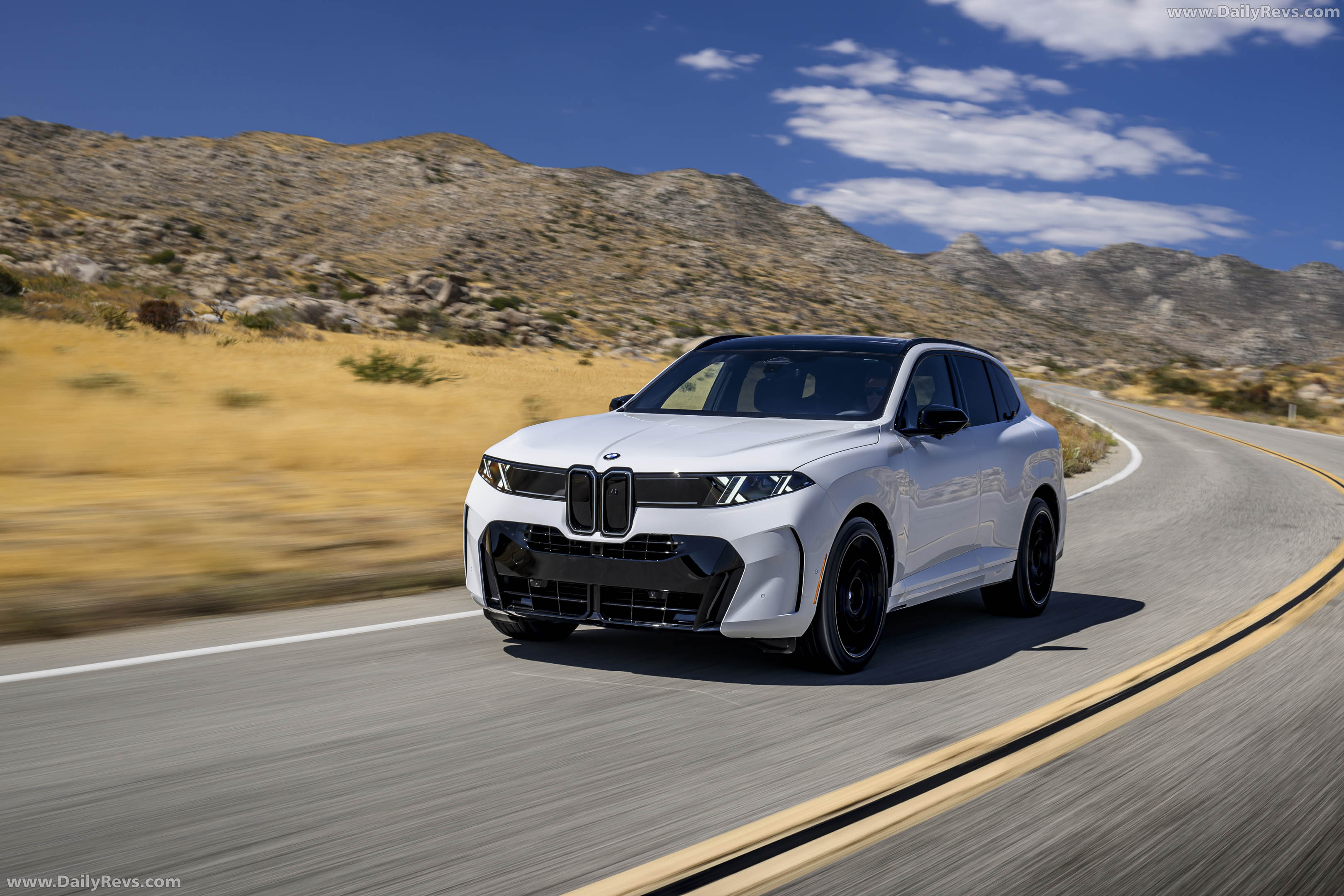 2027 BMW X5 40 xDrive G65 Alpine White Front View