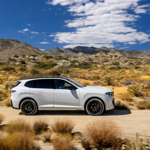 2027 BMW X5 40 xDrive G65 Alpine White Side View