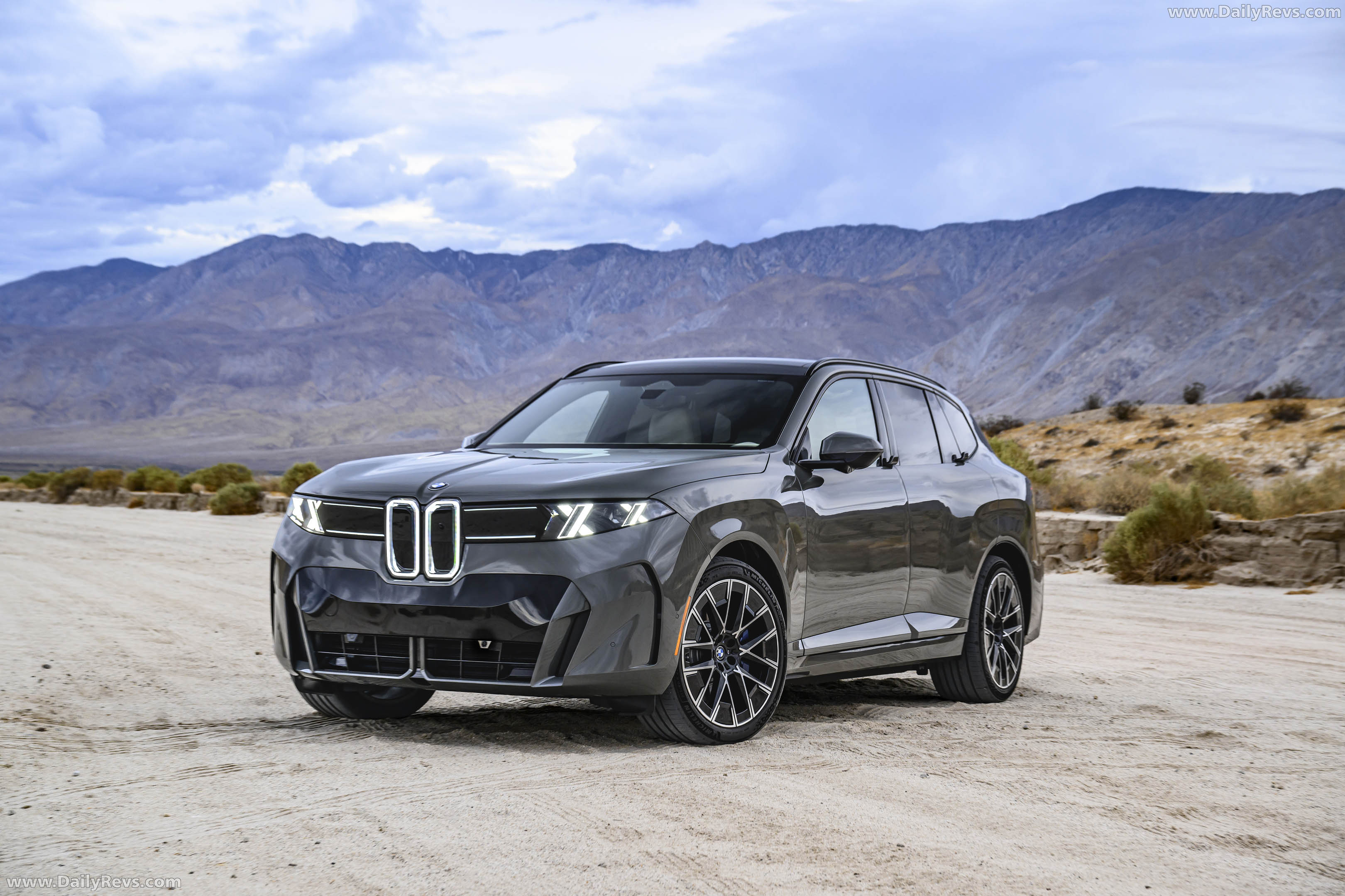 2027 BMW iX5 60 xDrive G65 Pine Grey Front View