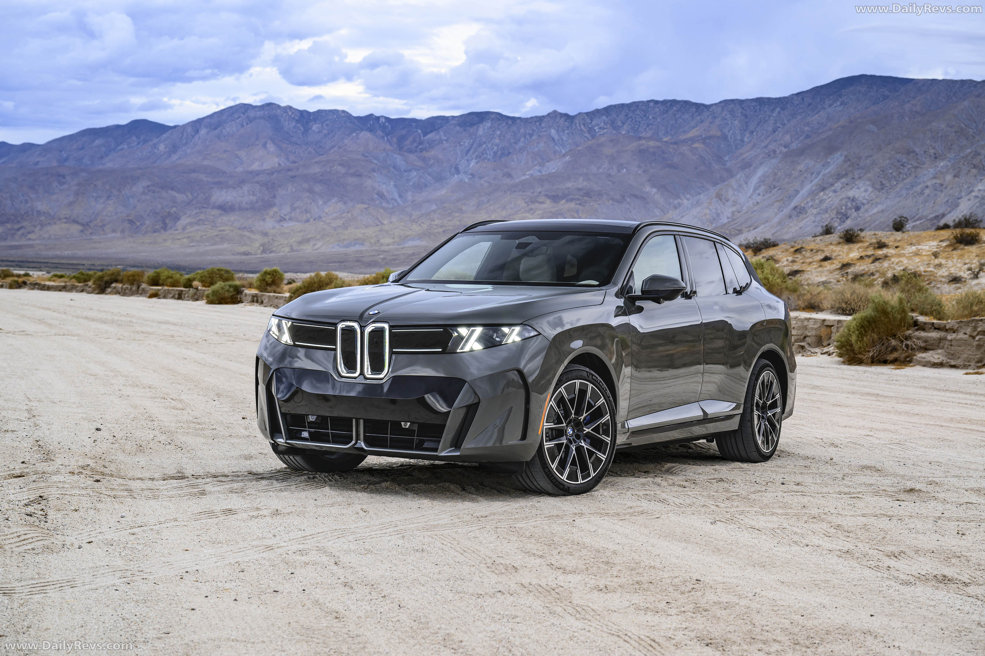 2027 BMW iX5 60 xDrive G65 Pine Grey Front View