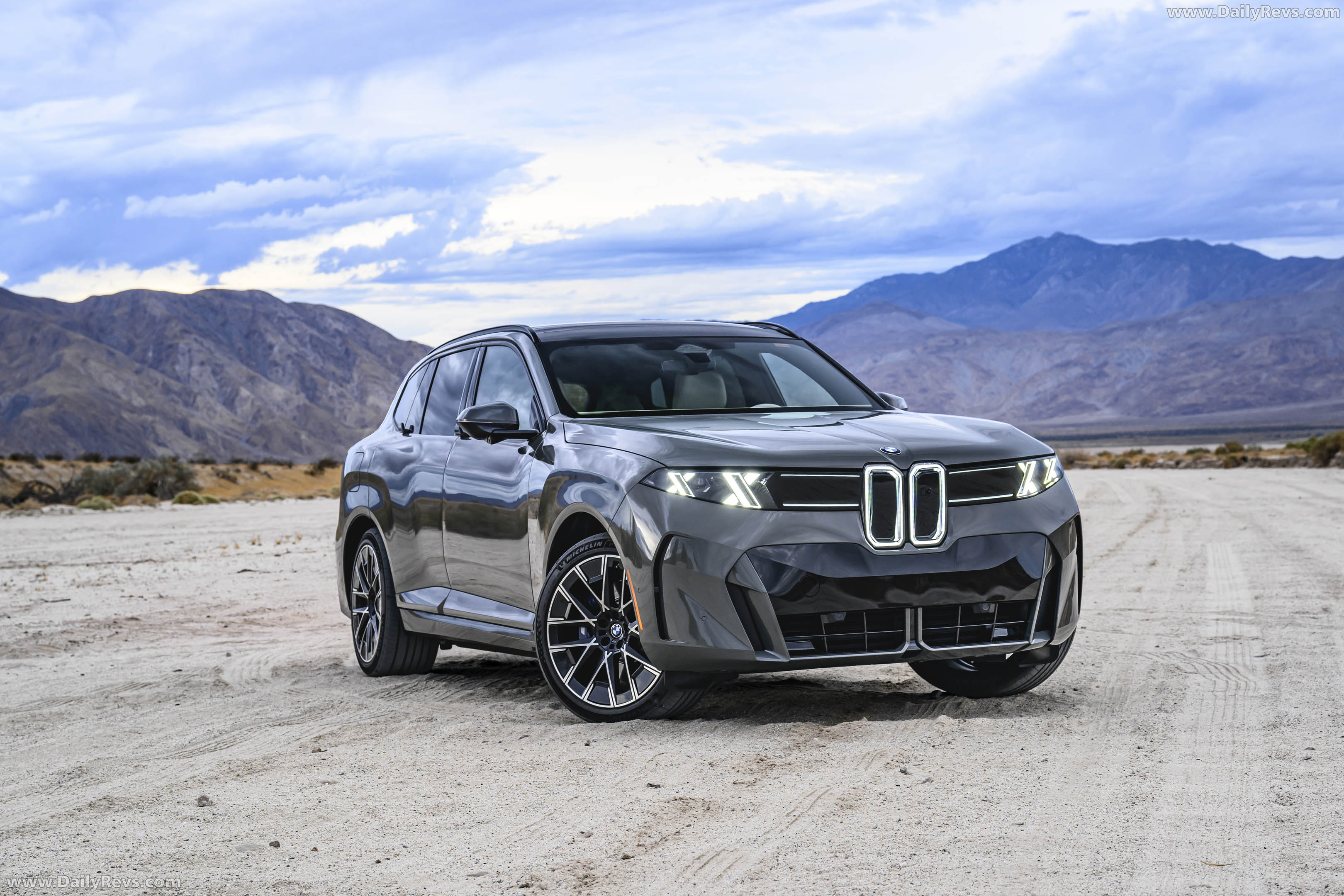 2027 BMW iX5 60 xDrive G65 Pine Grey Front View