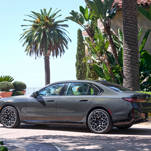 2027 BMW i7 50 xDrive M Sport Package Pro G70 Rear View
