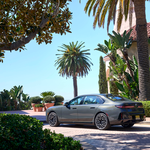 2027 BMW i7 50 xDrive M Sport Package Pro G70 Rear View