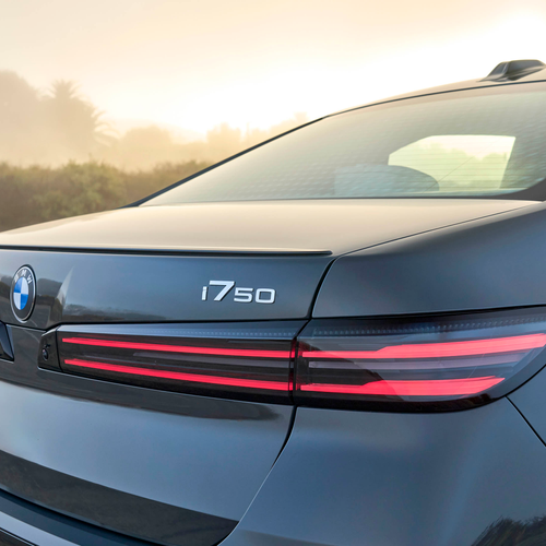 2027 BMW i7 50 xDrive M Sport Package Pro G70 Exterior