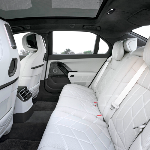 2027 BMW i7 50 xDrive M Sport Package Pro G70 Interior
