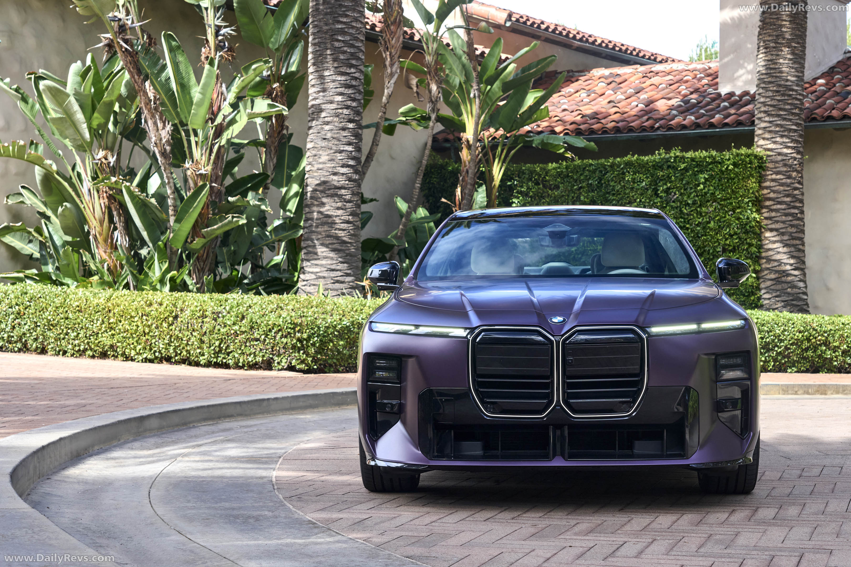 2027 BMW 740 xDrive M Sport Package Pro G70 Front View