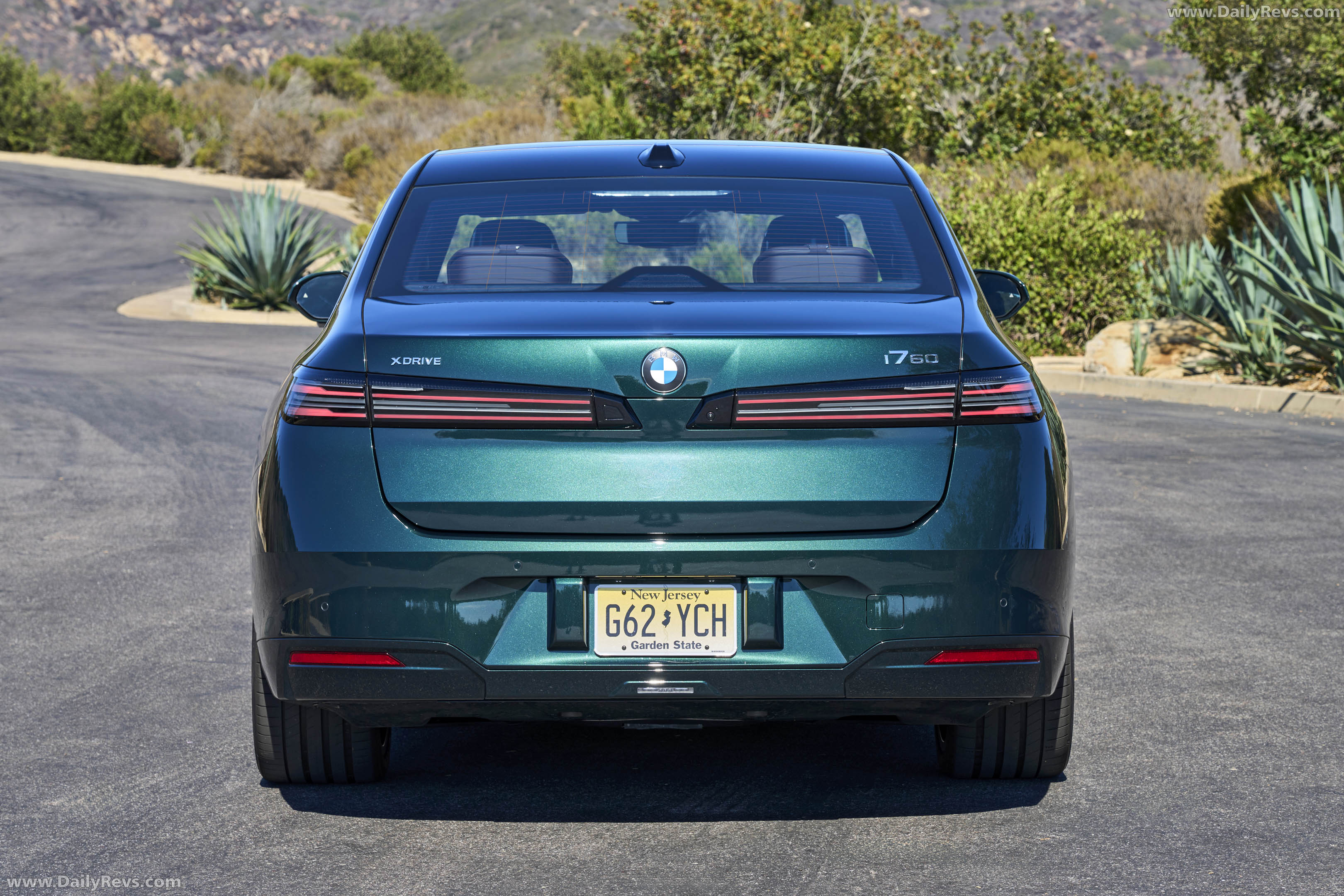 2027 BMW i7 60 xDrive G70 Vancouver Green Rear View