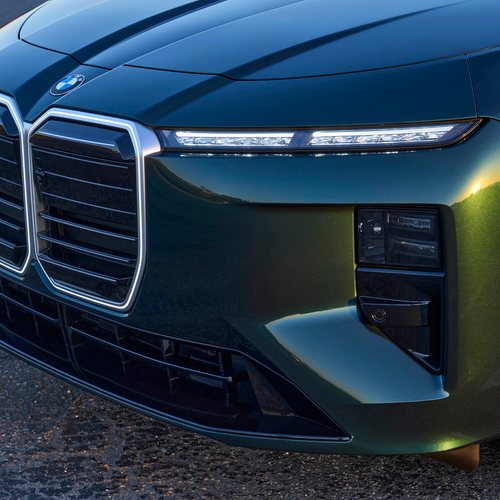 2027 BMW i7 60 xDrive G70 Vancouver Green Exterior