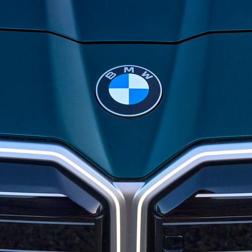 2027 BMW i7 60 xDrive G70 Vancouver Green Exterior