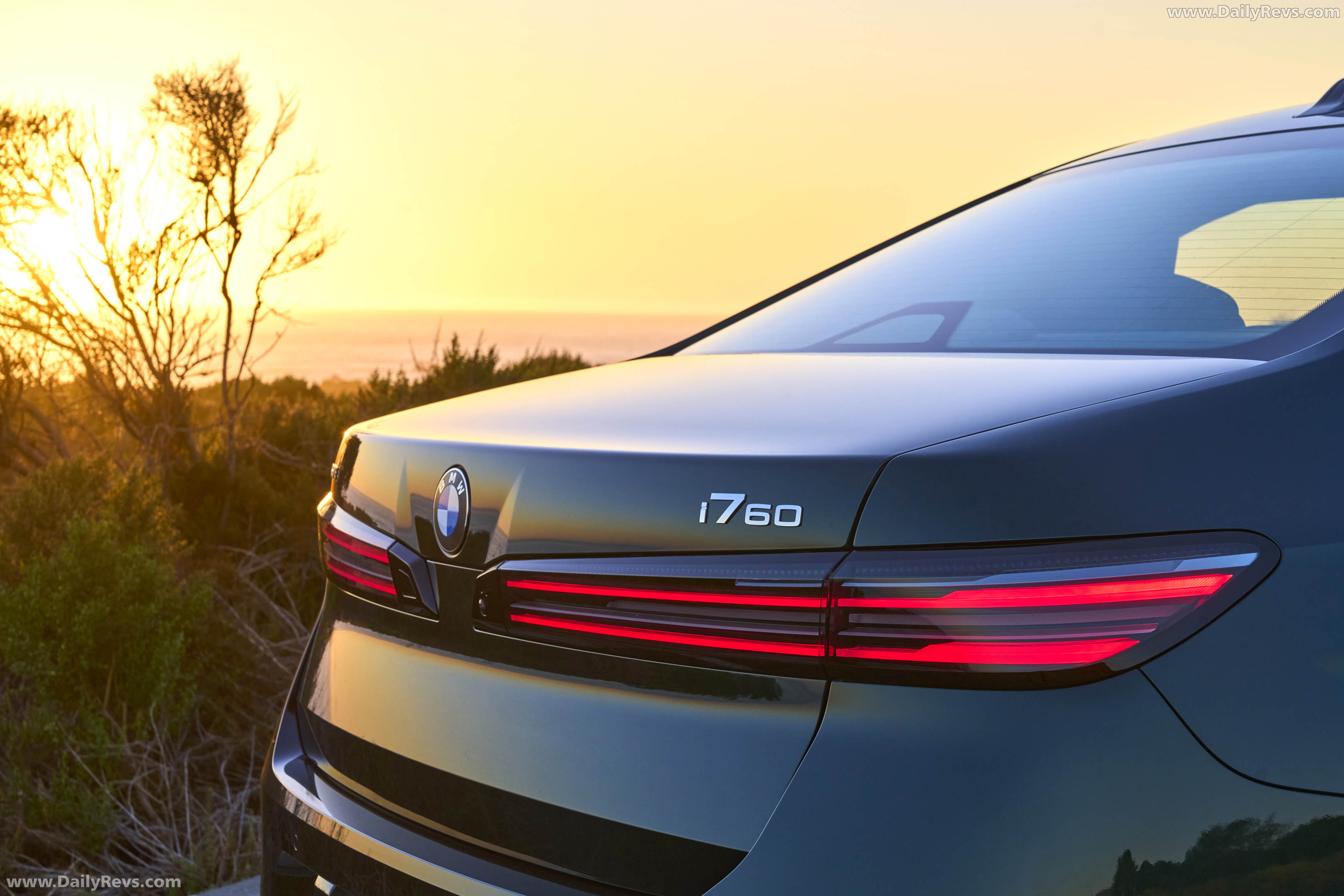 2027 BMW i7 60 xDrive G70 Vancouver Green Exterior