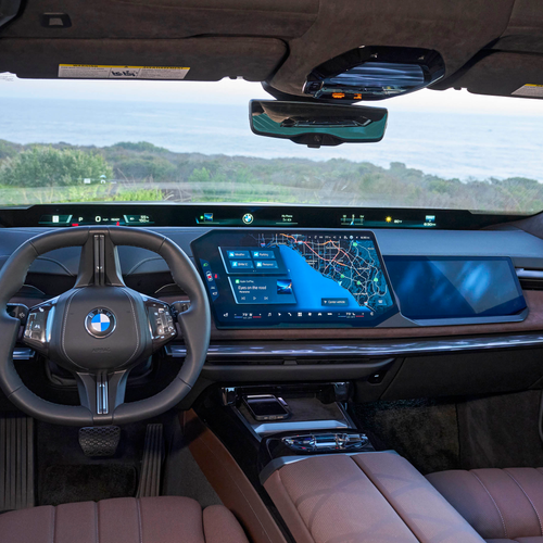 2027 BMW i7 60 xDrive G70 Vancouver Green Sketches