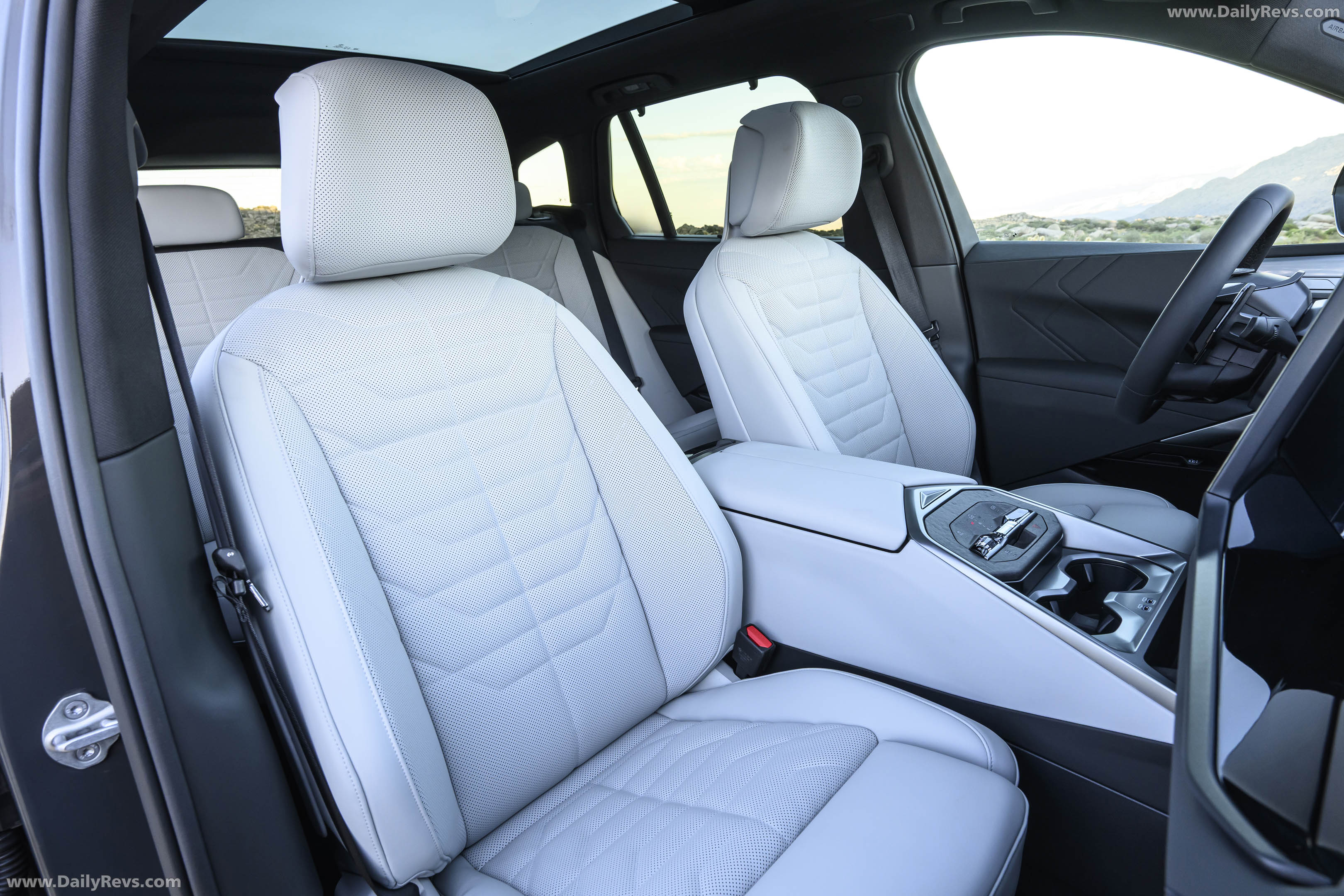 2027 BMW X5 40 xDrive G65 Dravit Grey Interior