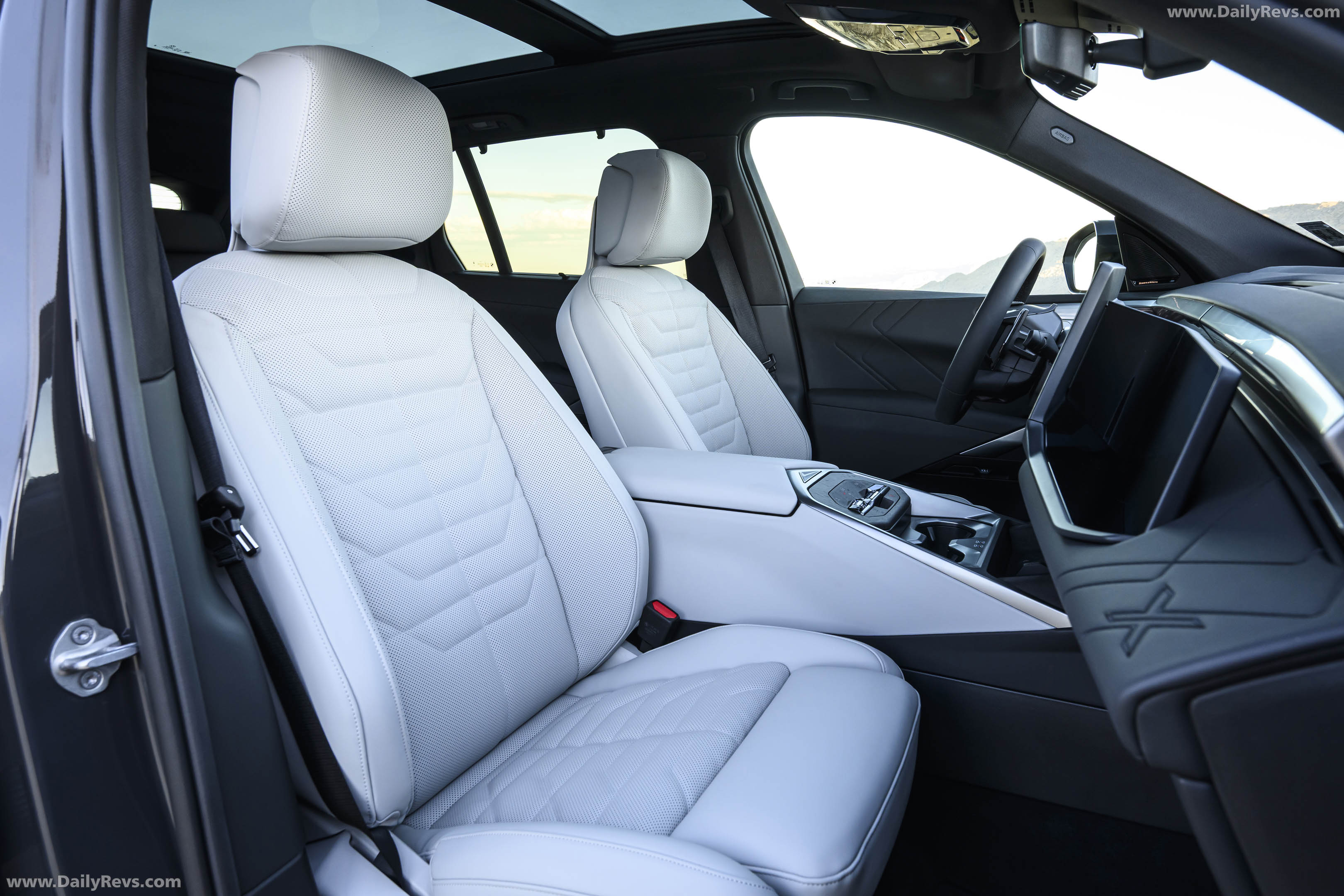 2027 BMW X5 40 xDrive G65 Dravit Grey Interior