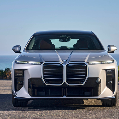 2027 BMW 740 xDrive M Sport Package G70 Front View