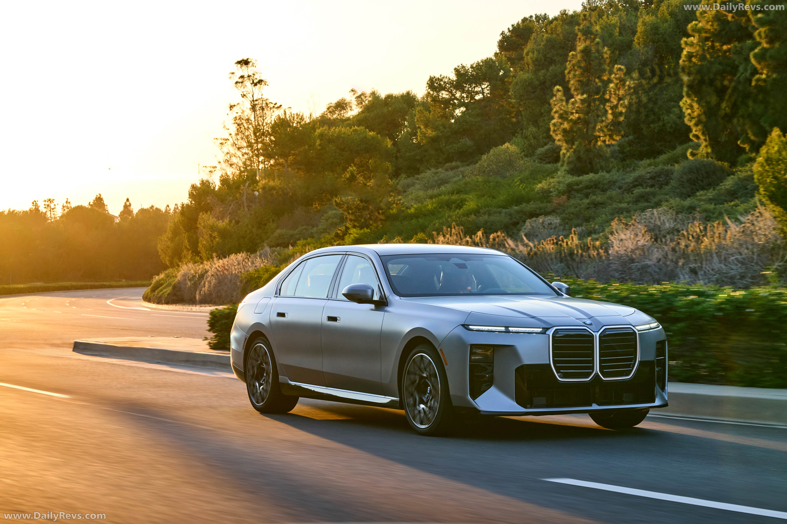 2027 BMW 740 xDrive M Sport Package G70 Front View
