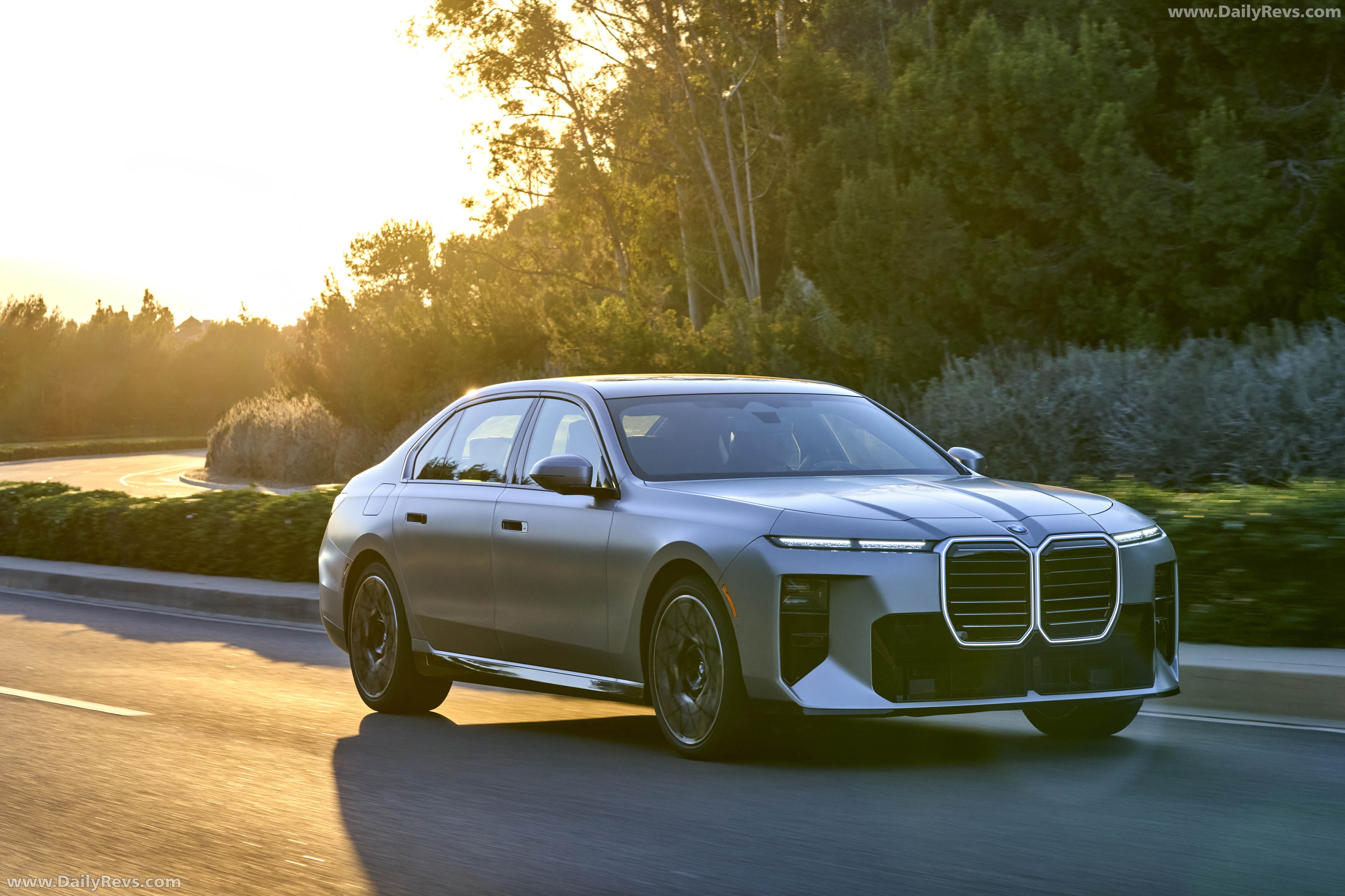 2027 BMW 740 xDrive M Sport Package G70 Front View