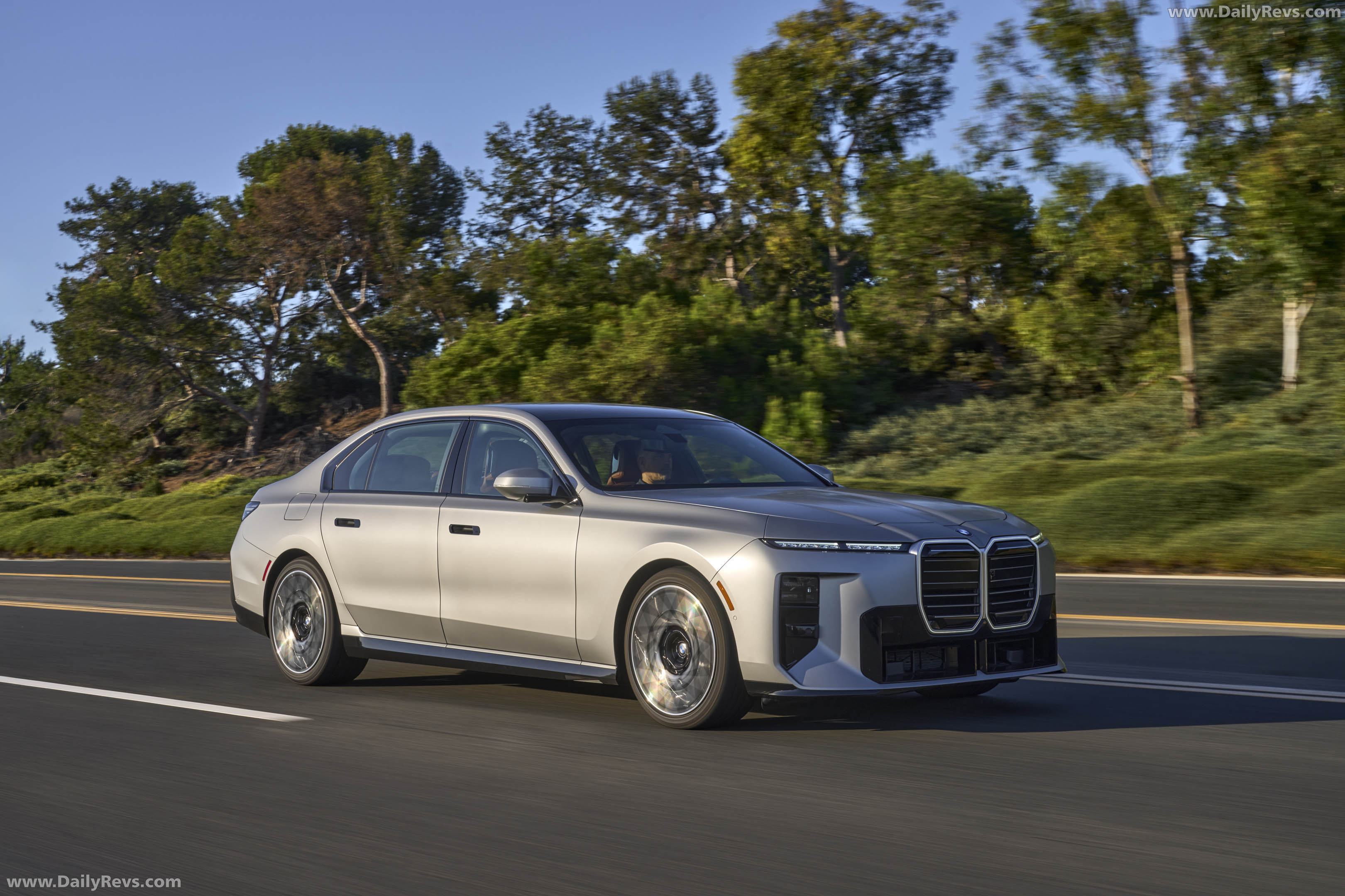 2027 BMW 740 xDrive M Sport Package G70 Front View
