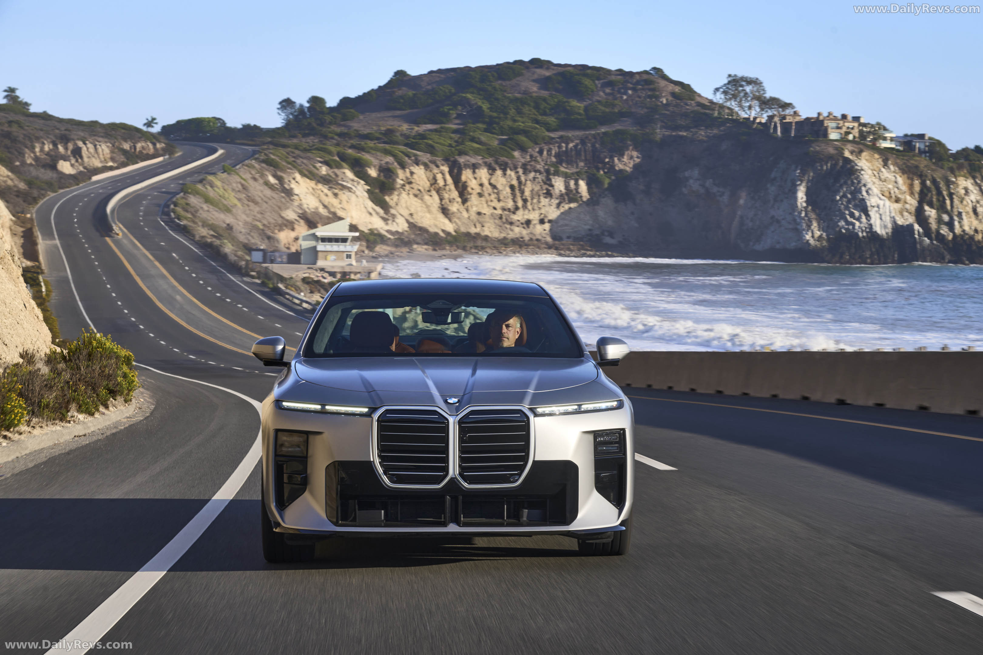 2027 BMW 740 xDrive M Sport Package G70 Front View