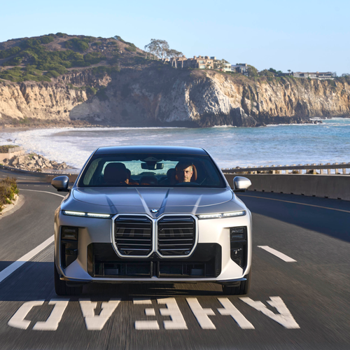 2027 BMW 740 xDrive M Sport Package G70 Front View